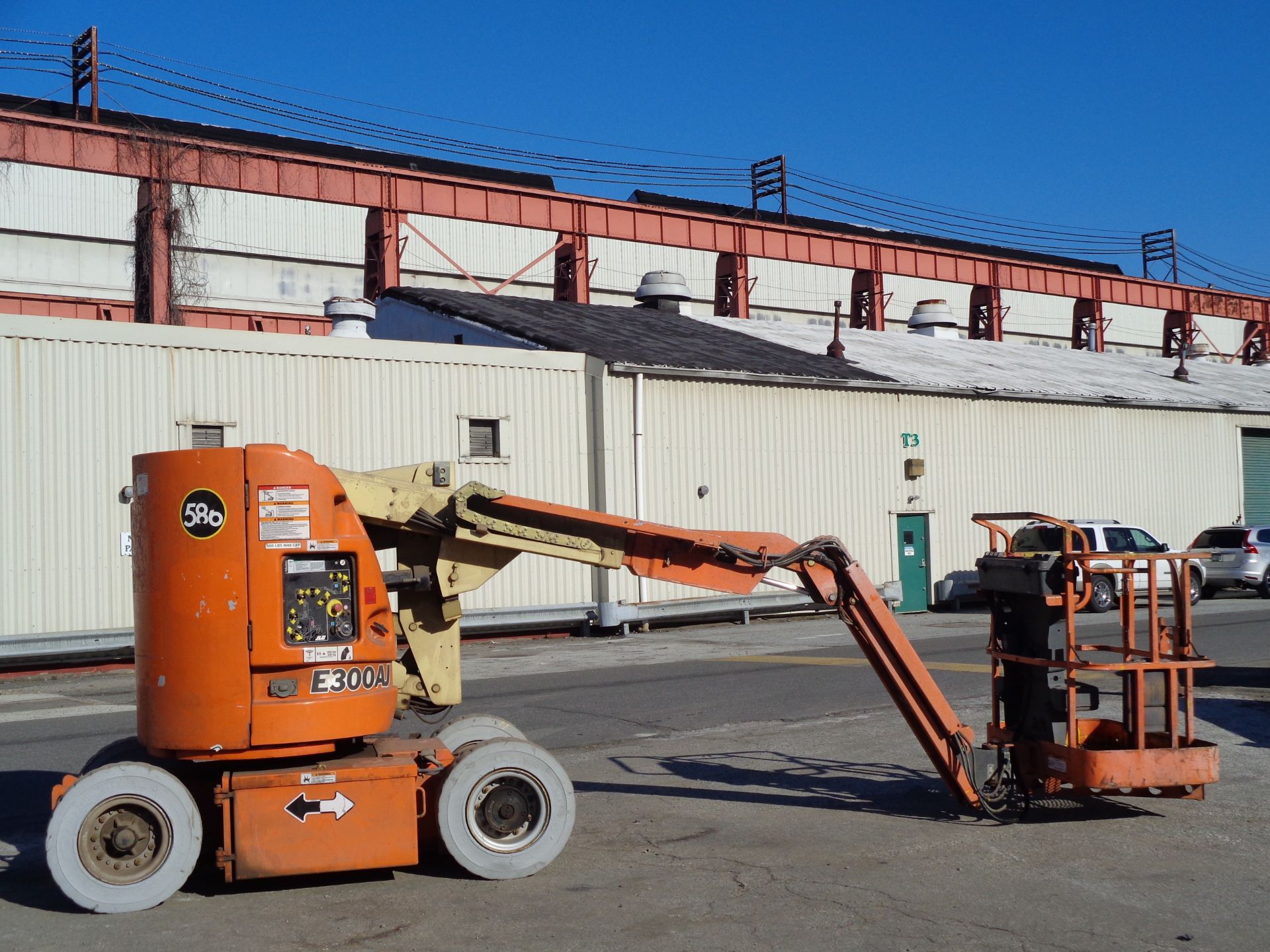 JLG E300AJ 30ft Electric Boom Lift - Image 19 of 23