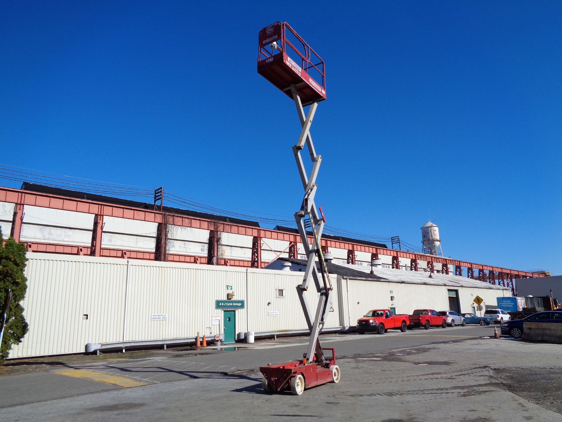 2009 MEC 2633ES Electric 26ft Scissor Lift - Image 2 of 29