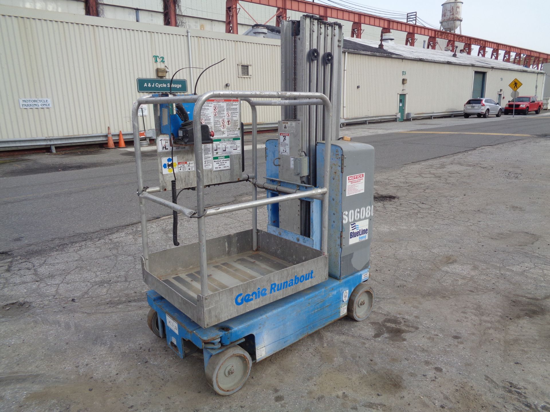 2009 Genie GR20 Electric Personal Scissor Lift - 20Ft Height - Image 7 of 15