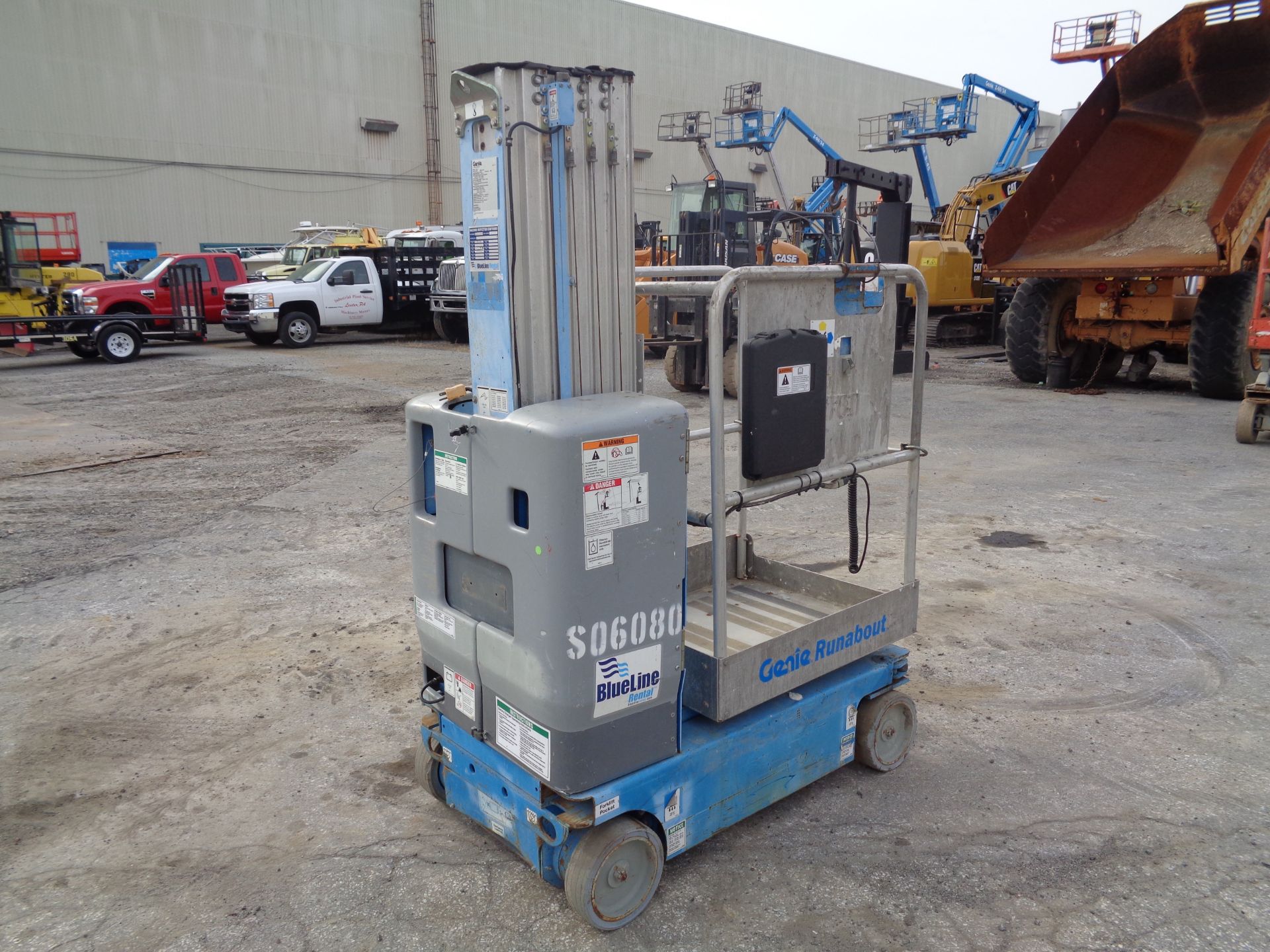 2009 Genie GR20 Electric Personal Scissor Lift - 20Ft Height - Image 3 of 15