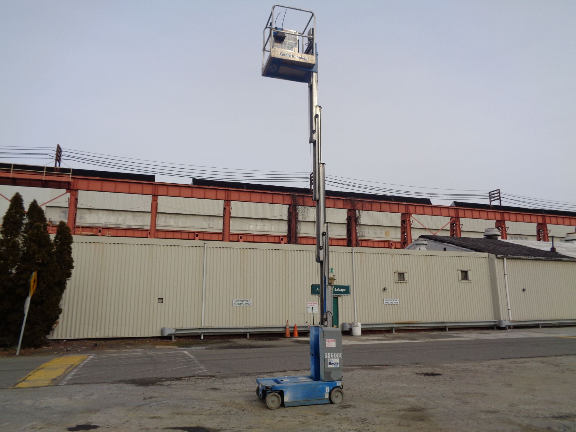 2009 Genie GR20 Electric Personal Scissor Lift - 20Ft Height - Image 10 of 15