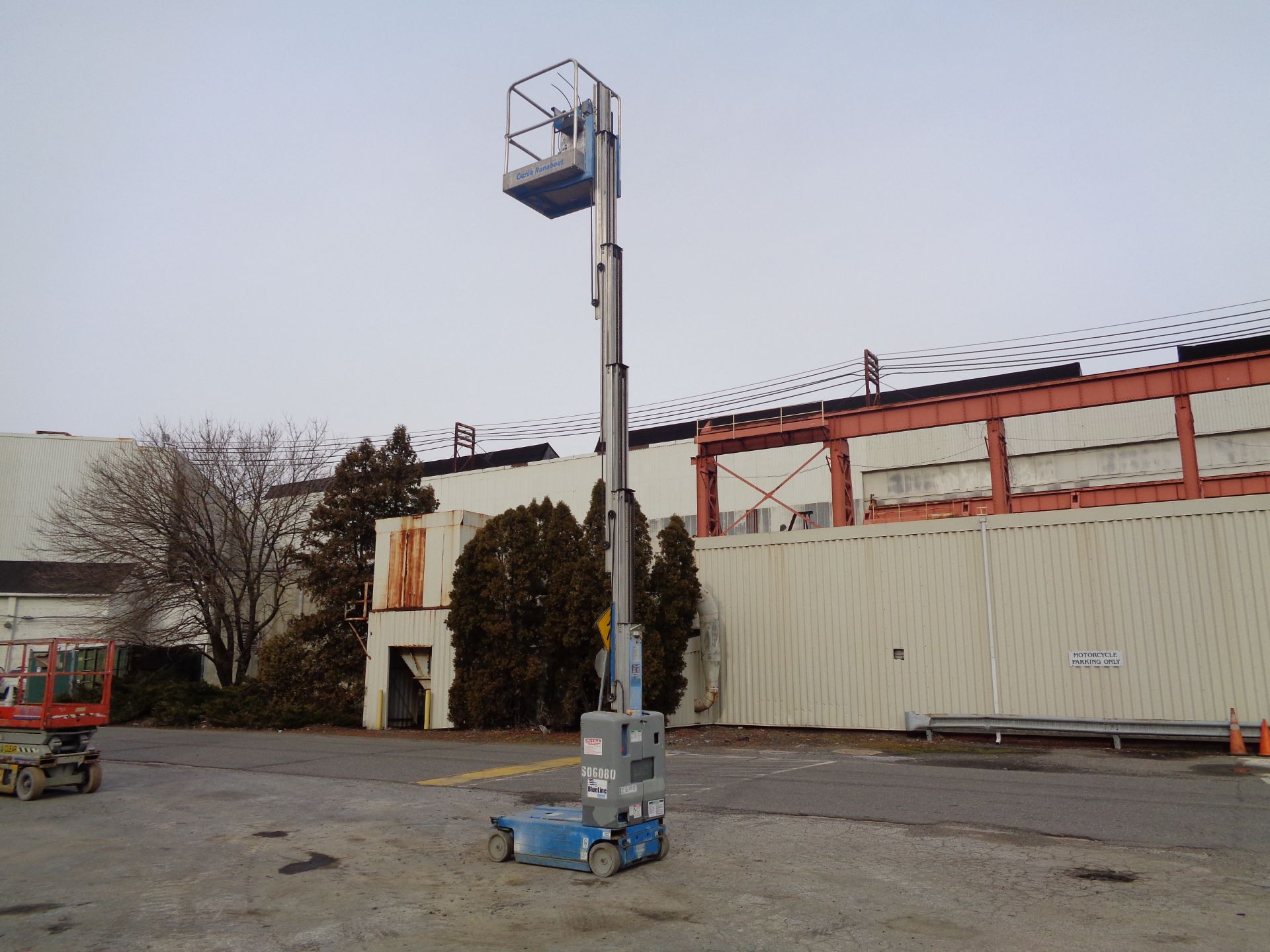 2009 Genie GR20 Electric Personal Scissor Lift - 20Ft Height - Image 14 of 15