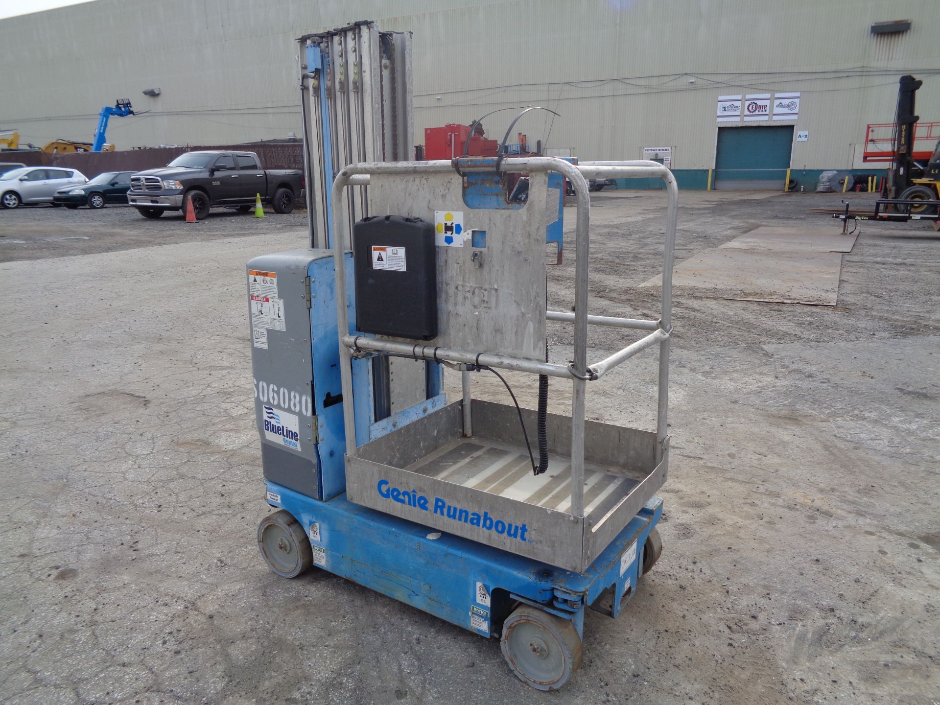 2009 Genie GR20 Electric Personal Scissor Lift - 20Ft Height - Image 4 of 15