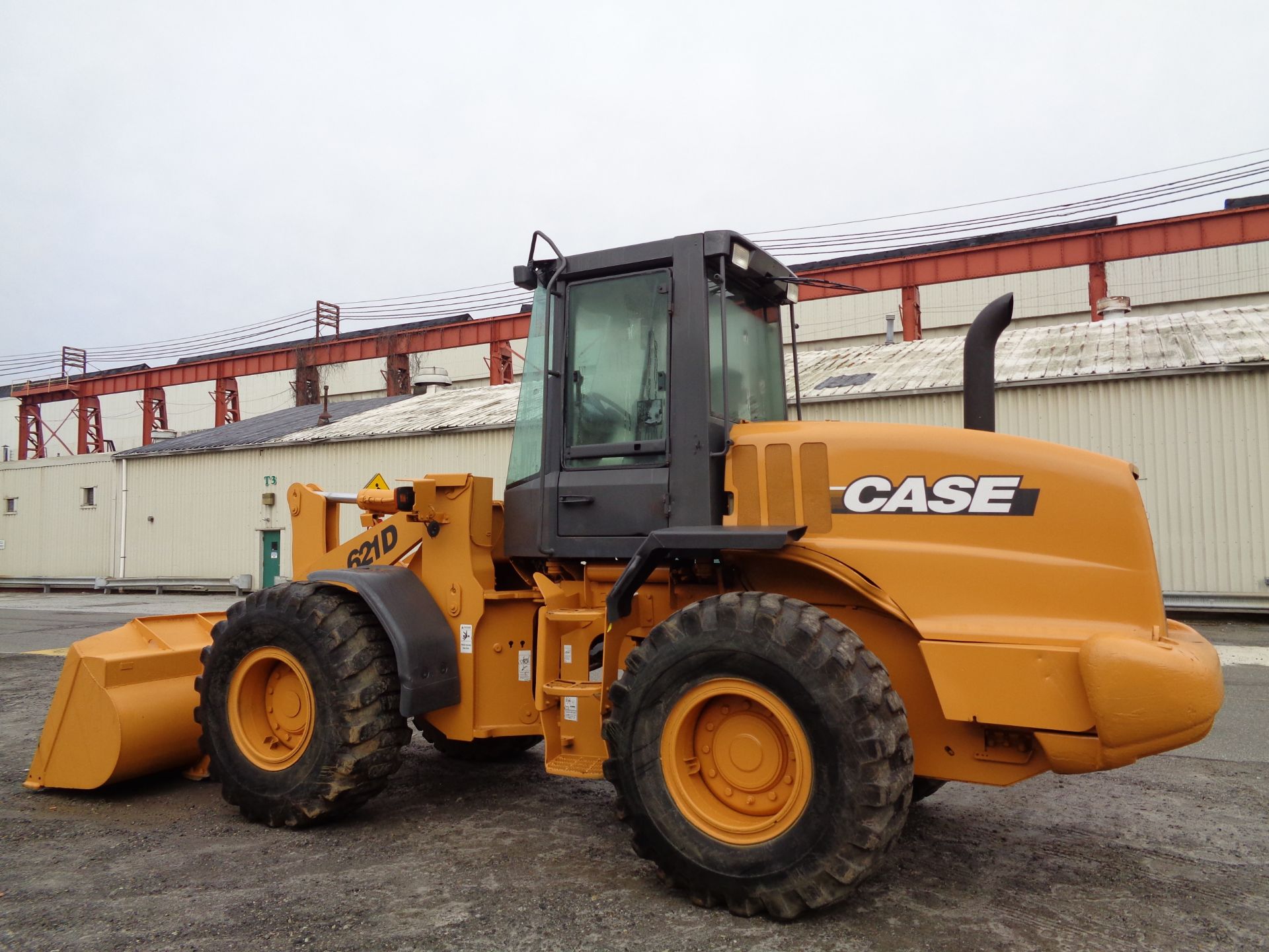 Case 621D Wheel Loader - Image 15 of 30