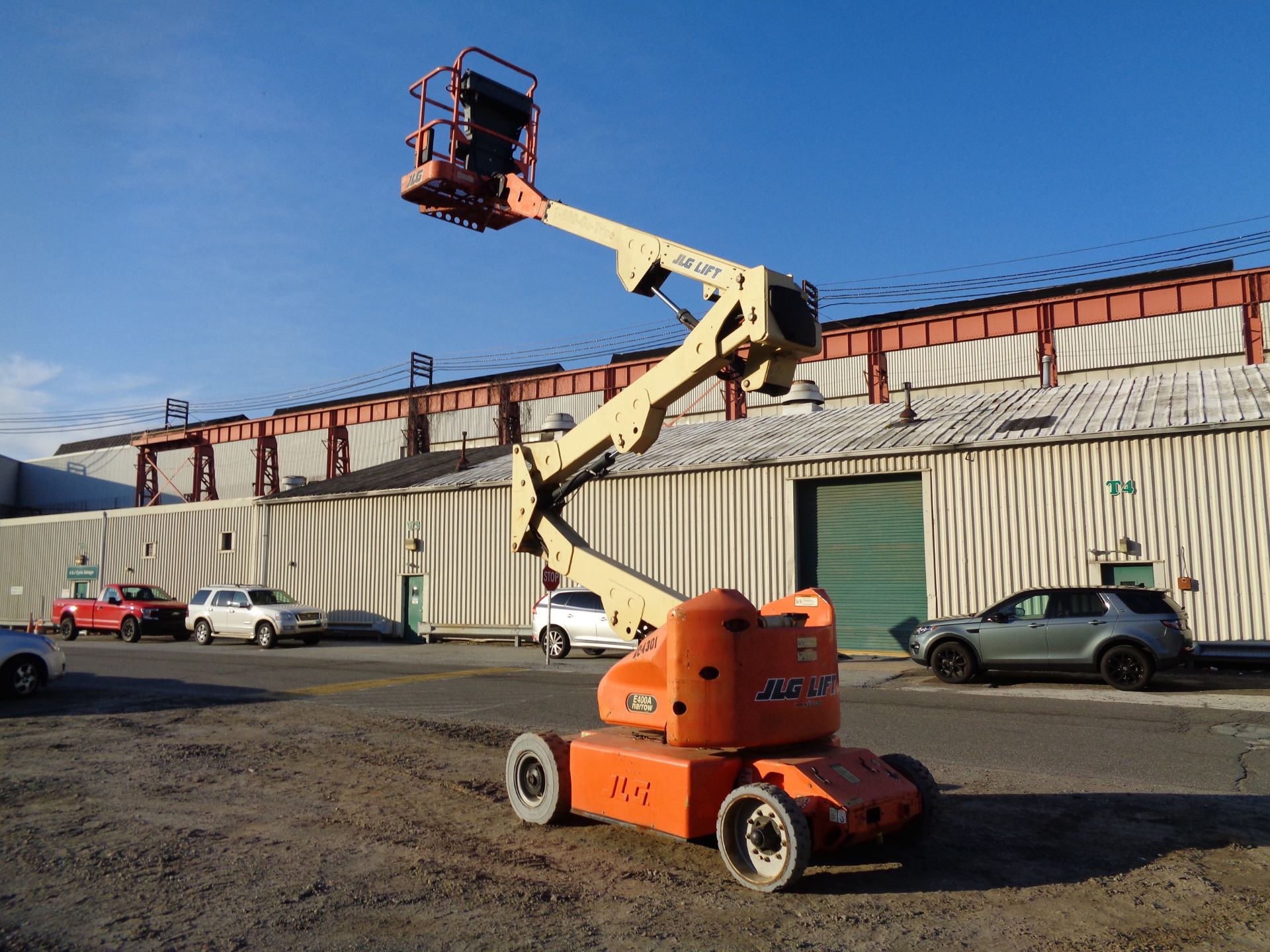 JLG E400AN 40ft Electric Articuating Boom Lift - Image 14 of 15