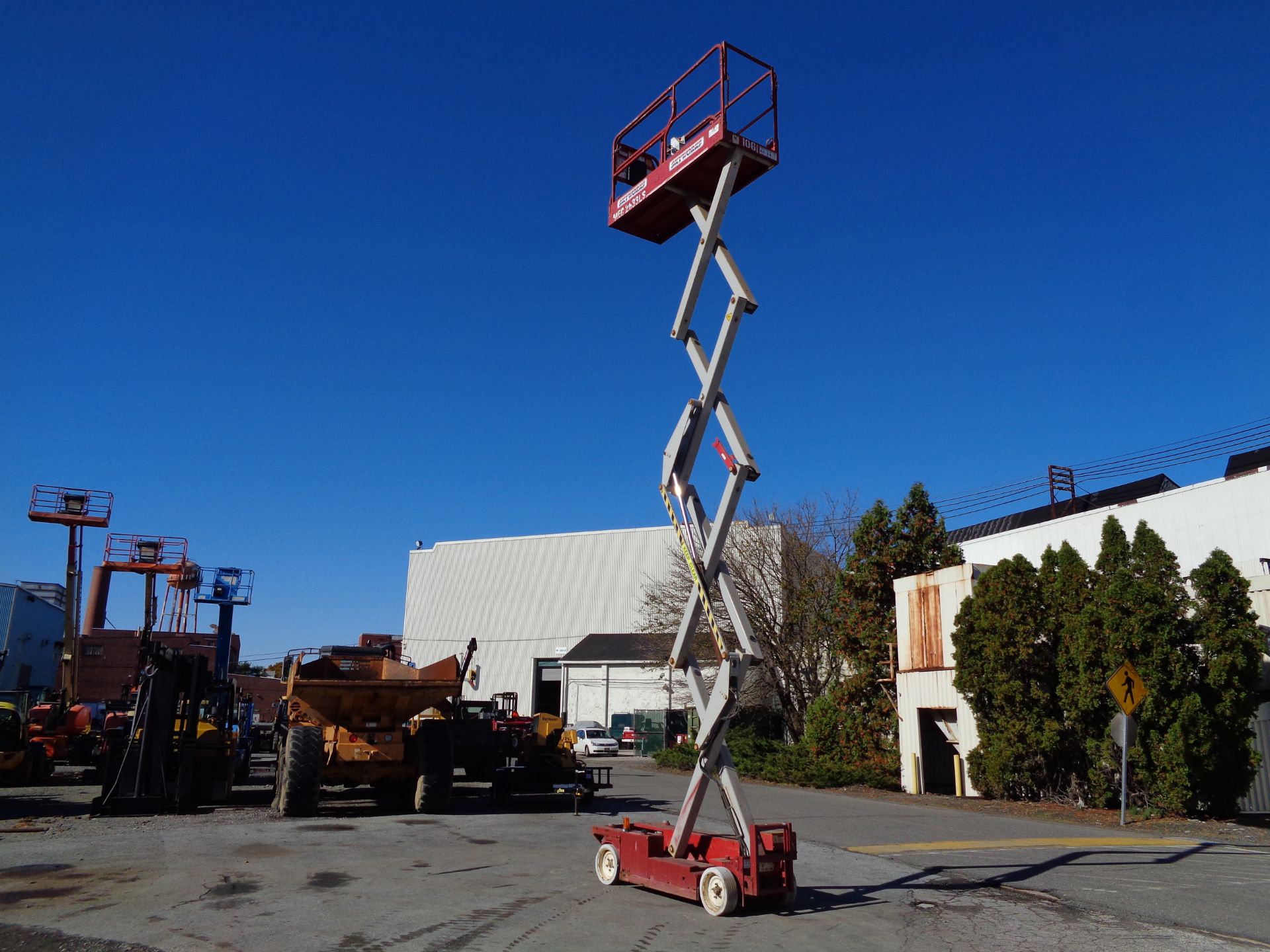 2009 MEC 2633ES Electric 26ft Scissor Lift - Image 8 of 29