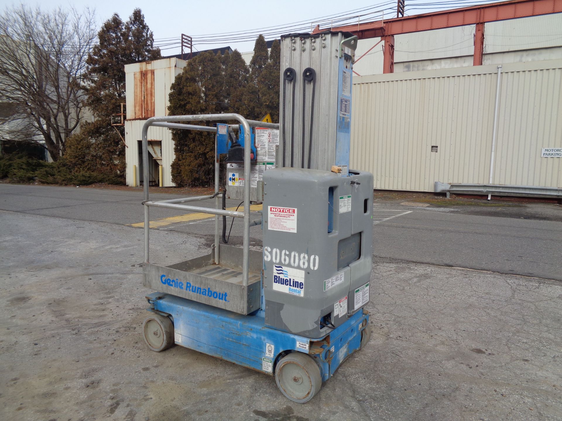 2009 Genie GR20 Electric Personal Scissor Lift - 20Ft Height - Image 9 of 15