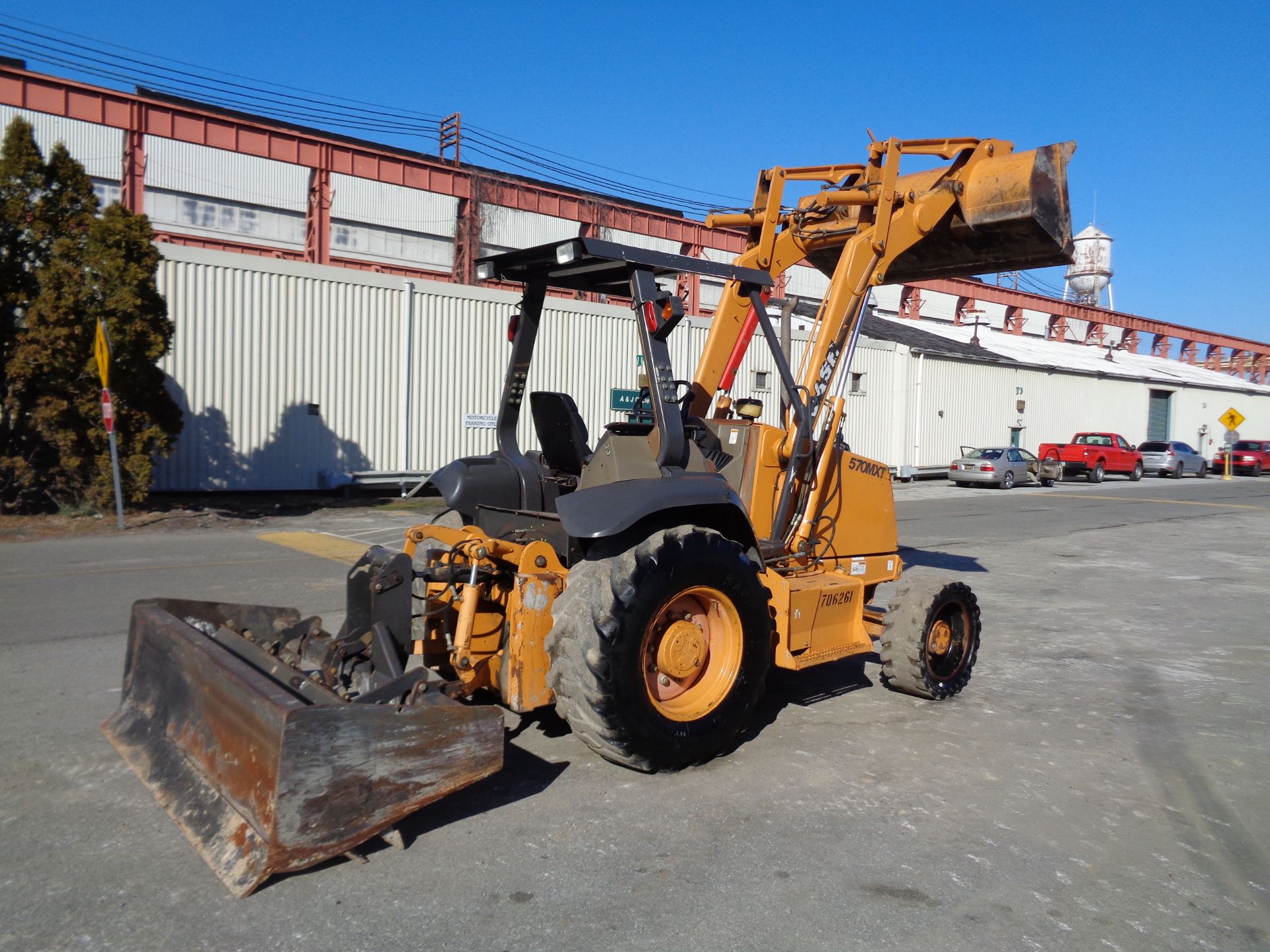 Case 570MXT Skip Loader - Image 4 of 9