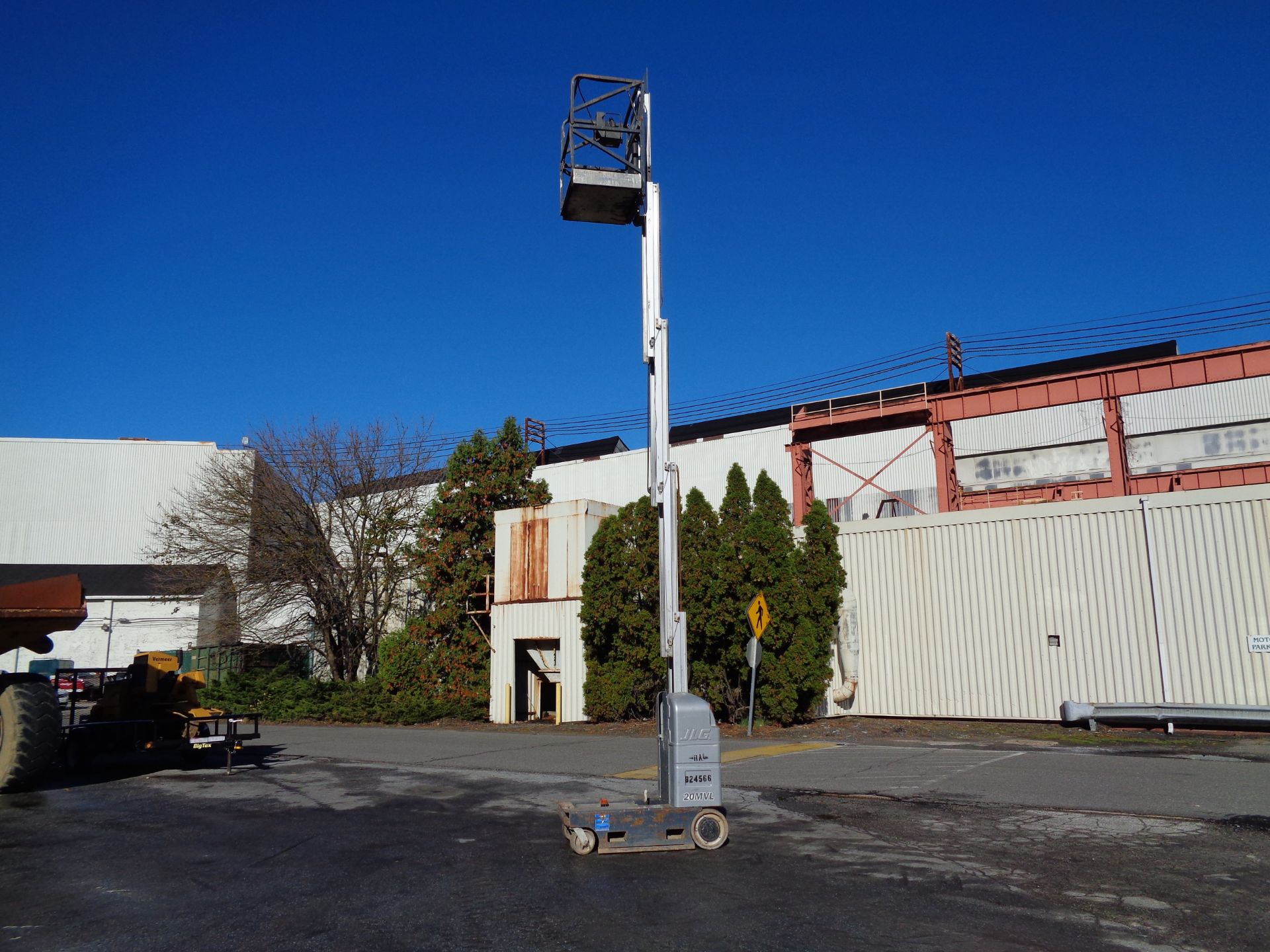 JLG 20MVL 20ft Personal Scissor Lift - Image 5 of 25