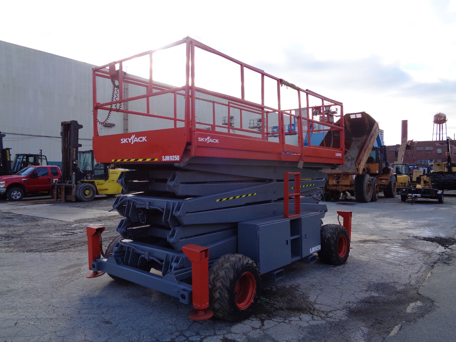 Skyjack SJ9250 50ft Rough Terrain 4x4 Scissor Lift - Image 11 of 19