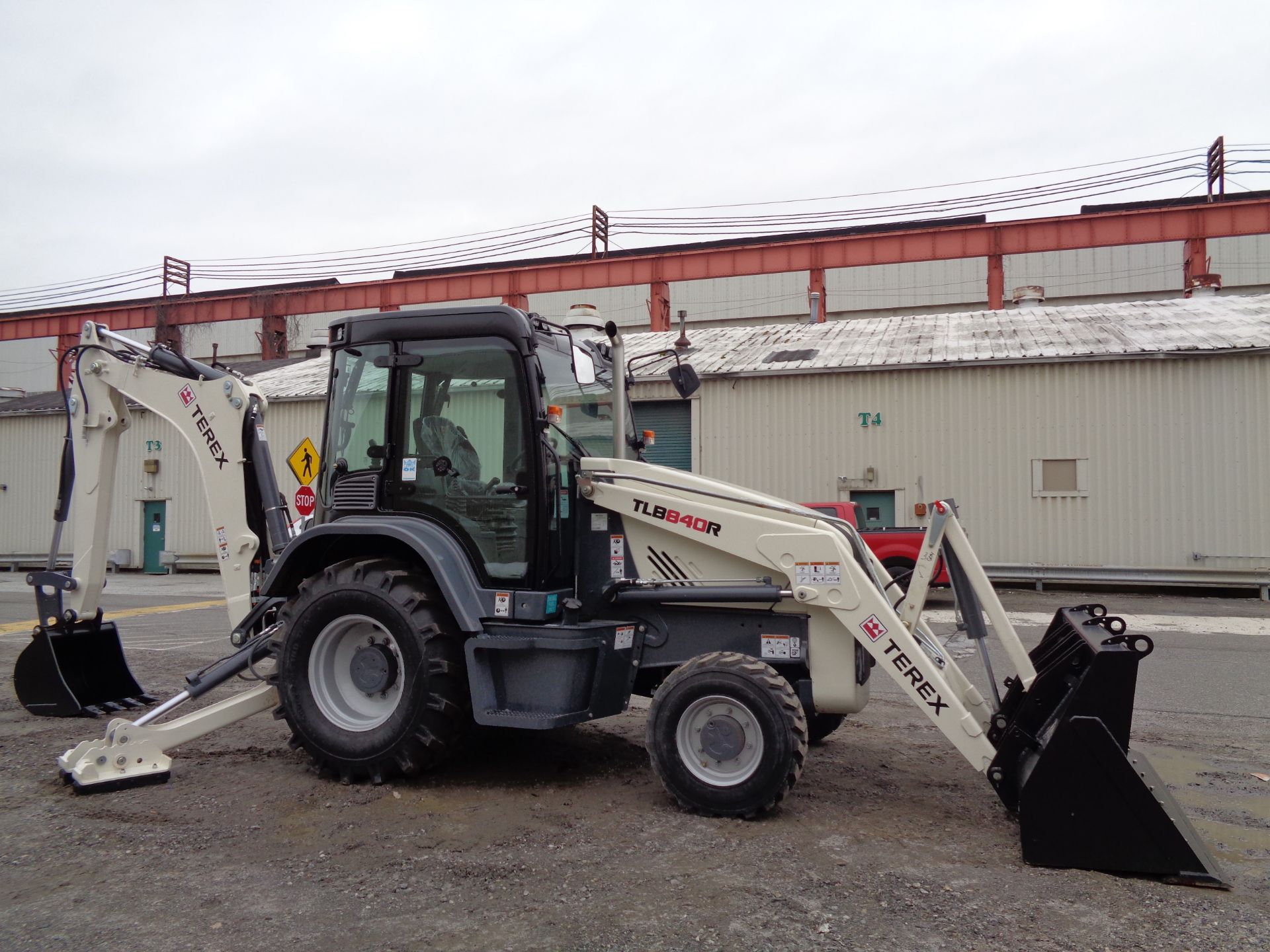 UNUSED NEW 2018 Terex 840R Backhoe - 4x4 - Image 11 of 20