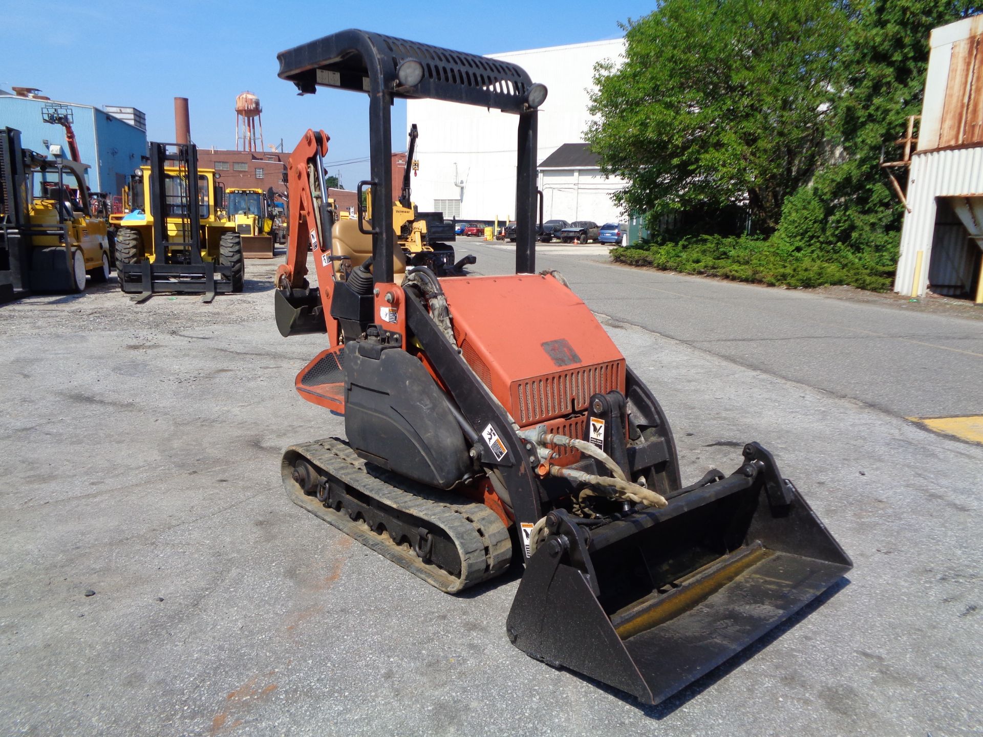 Ditch Witch XT850 Crawler Backhoe - Image 10 of 10