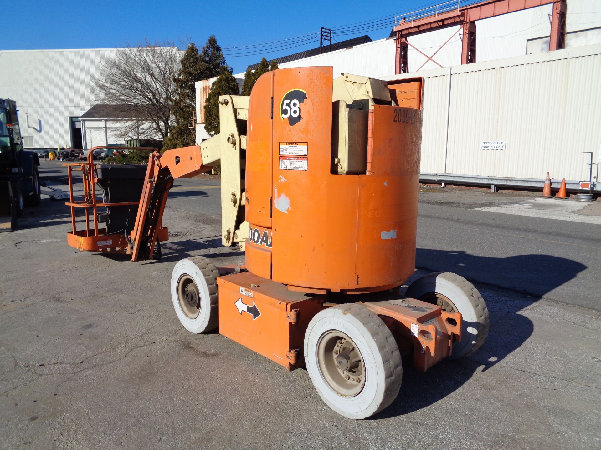 JLG E300AJ 30ft Electric Boom Lift - Image 15 of 23