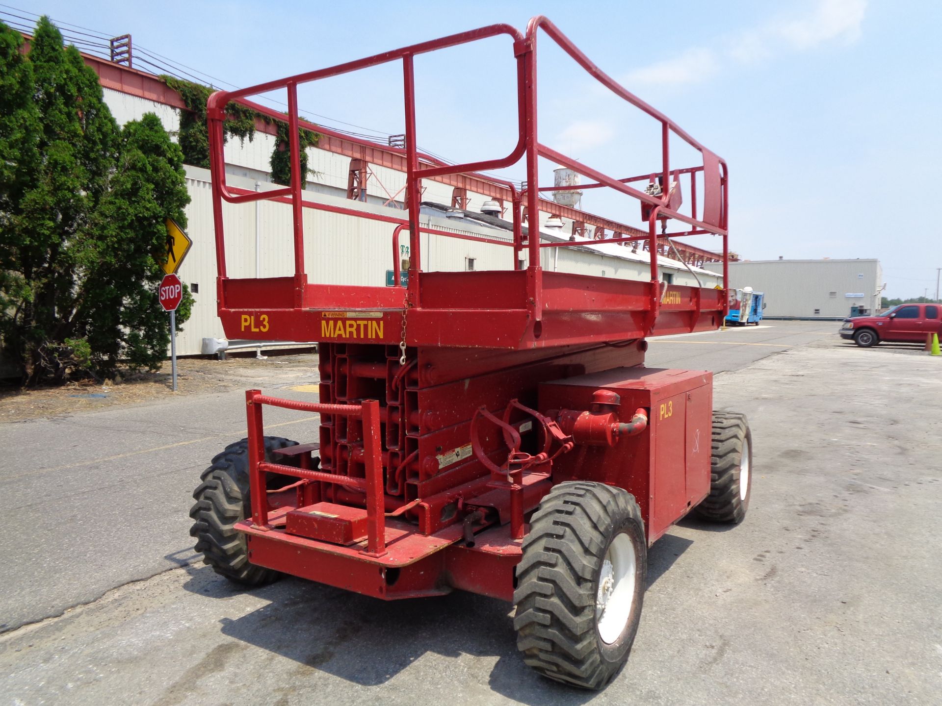 JLG 33RTS 33ft Rough Terrain Scissor Lift - Image 12 of 19