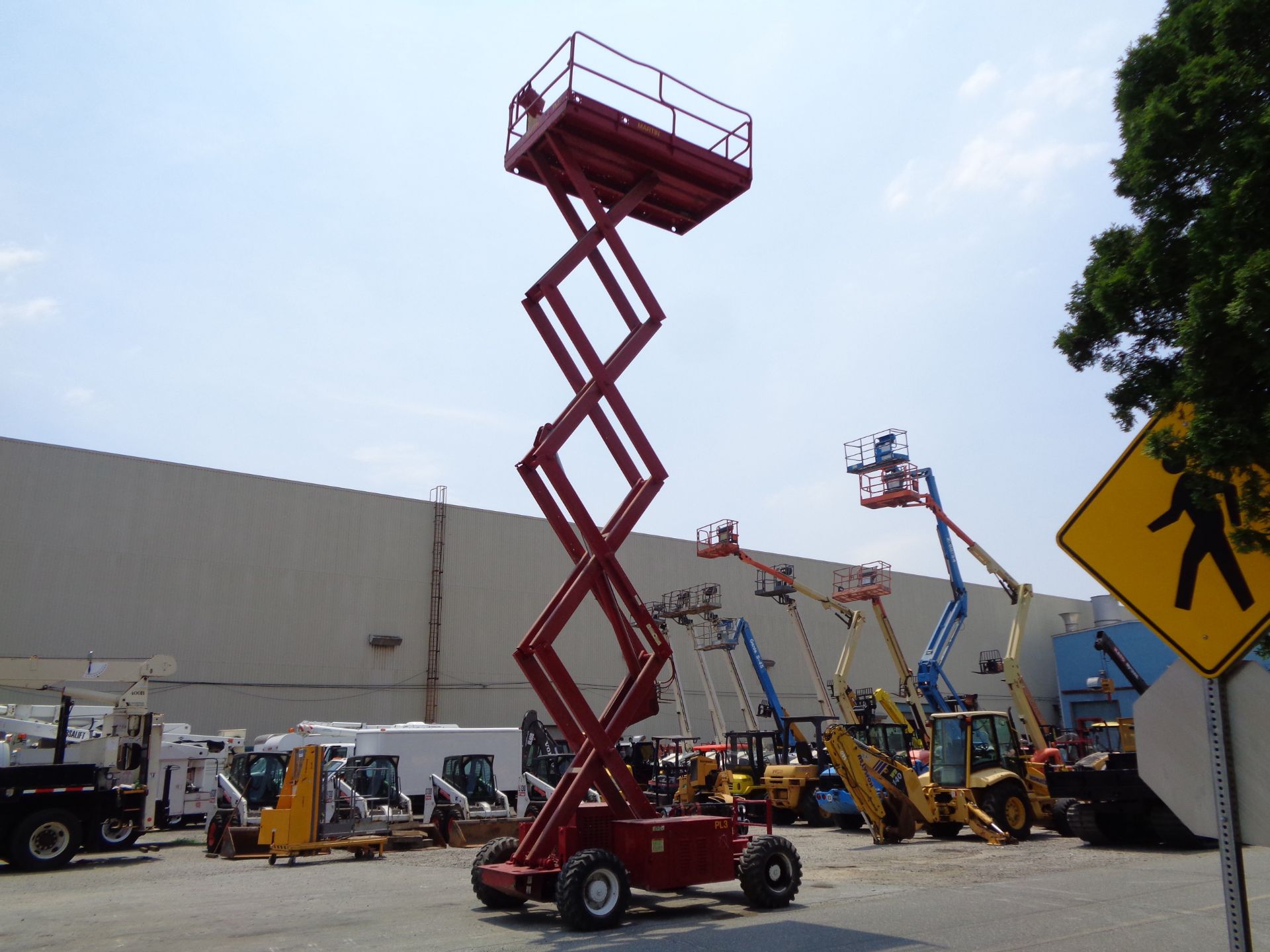 JLG 33RTS 33ft Rough Terrain Scissor Lift - Image 5 of 19