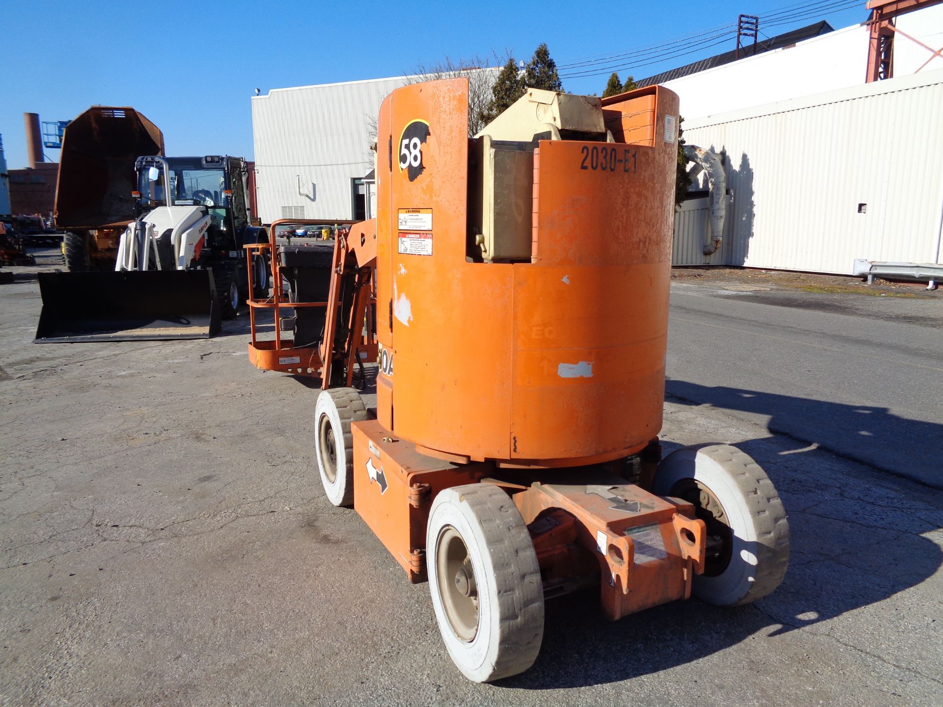 JLG E300AJ 30ft Electric Boom Lift - Image 16 of 23