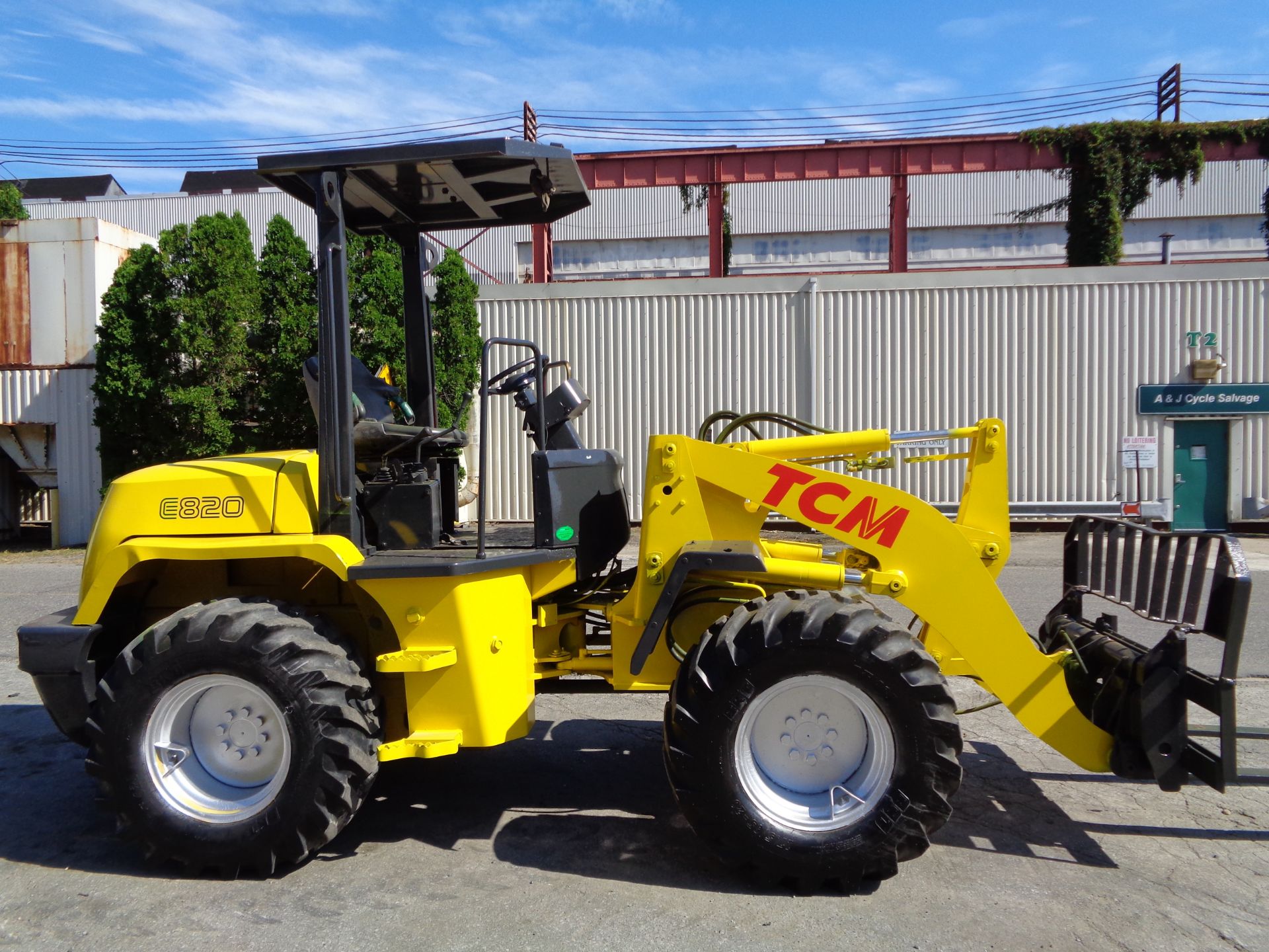 TCM E820-2 Articulating Wheel Loader - Includes Forks Attachment - Image 7 of 12