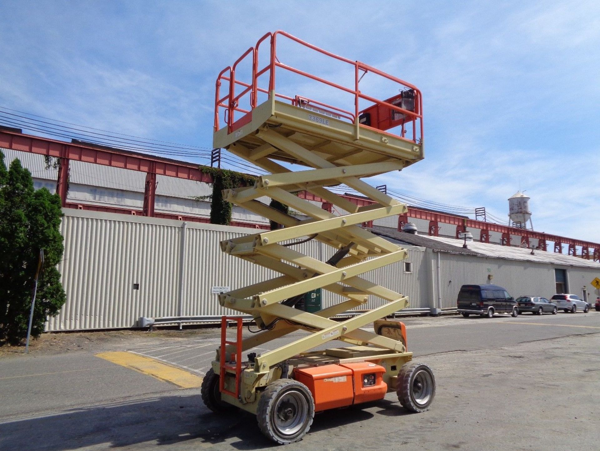 JLG 3369LE 33ft Electric Scissor Lift - Image 8 of 11