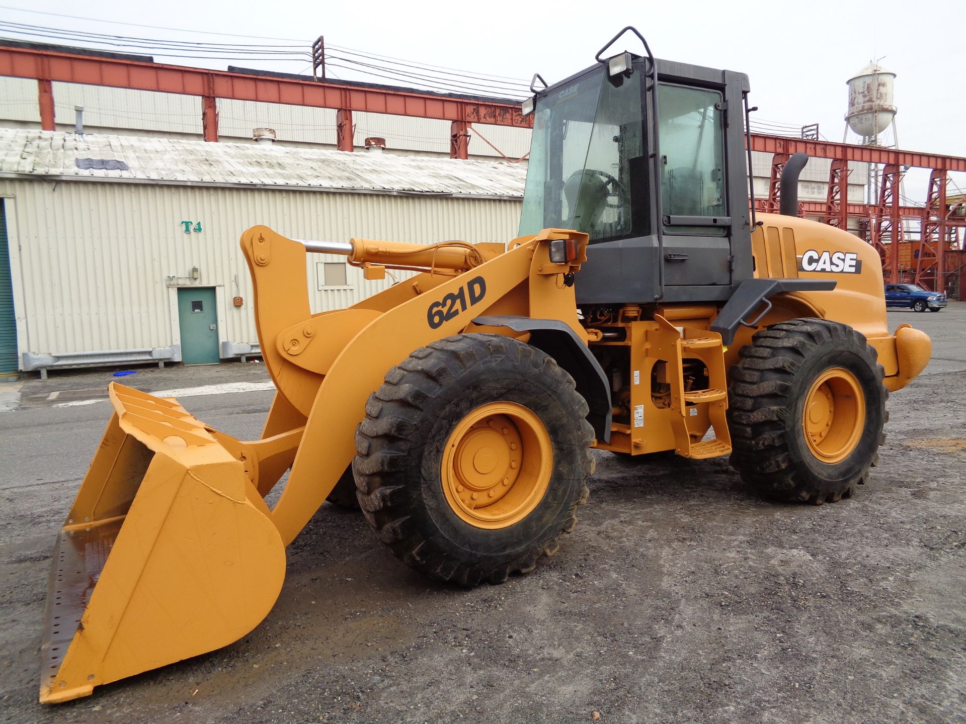 Case 621D Wheel Loader - Image 11 of 30