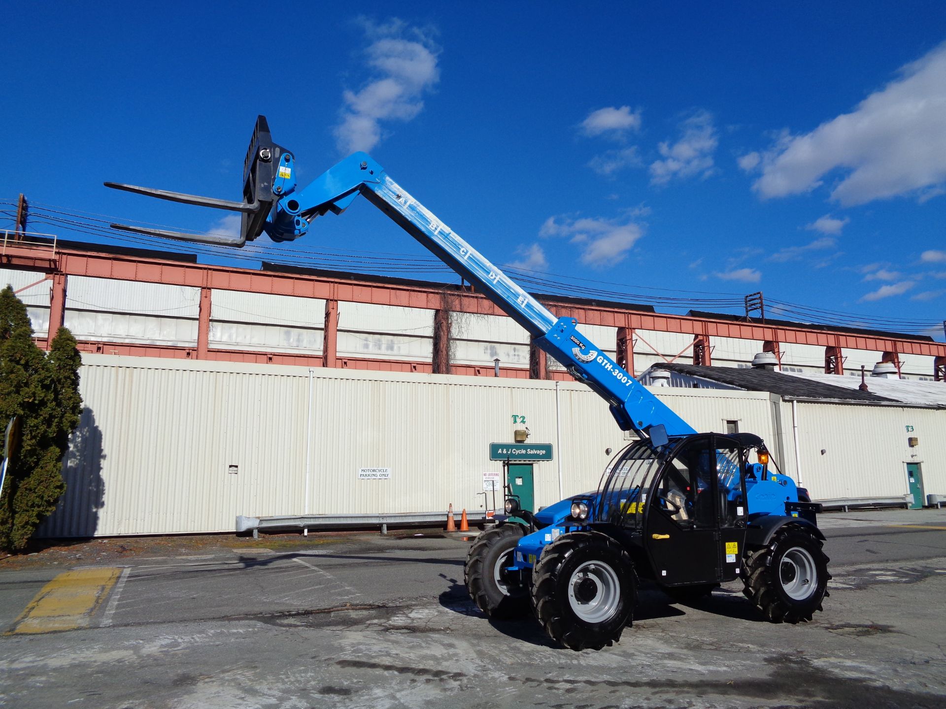 New Unused 2018 Genie GTH3007 Telescopic Forklift 6,600 lbs - Enclosed Cab - Image 8 of 23