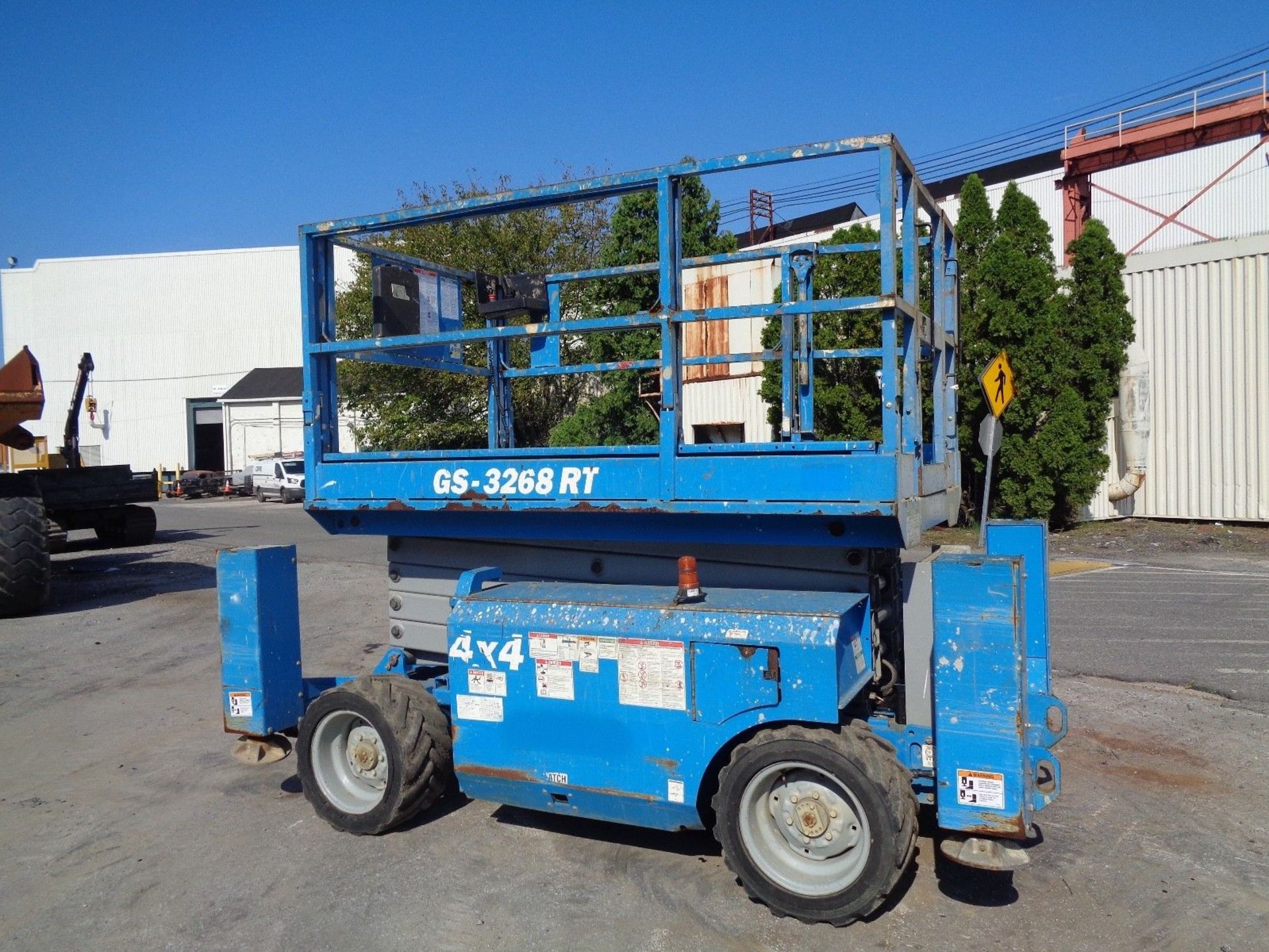 2011 Genie GS3268RT 32ft Rough Terrain 4x4 Scissor Lift - Image 8 of 10