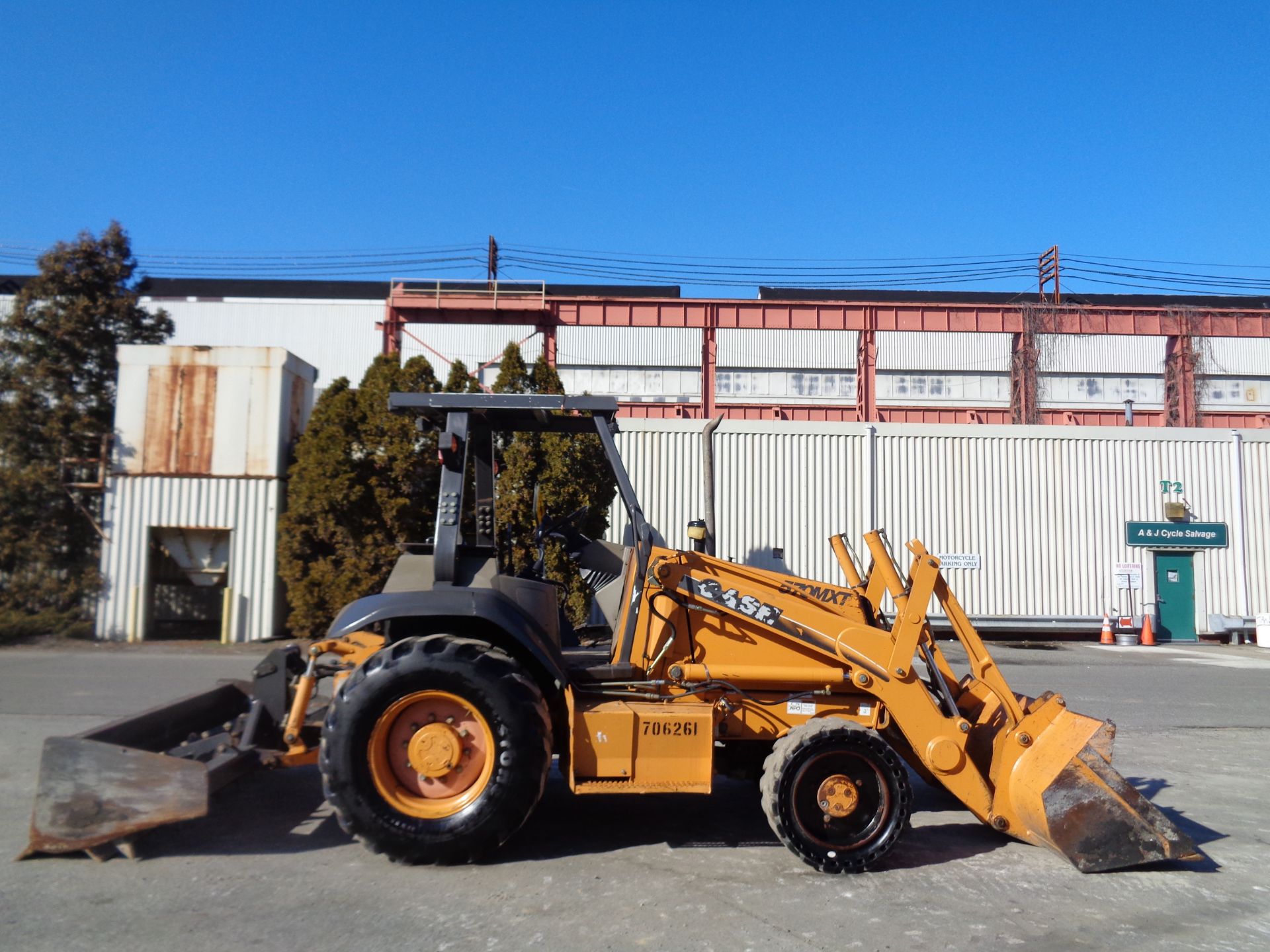 Case 570MXT Skip Loader - Image 8 of 9