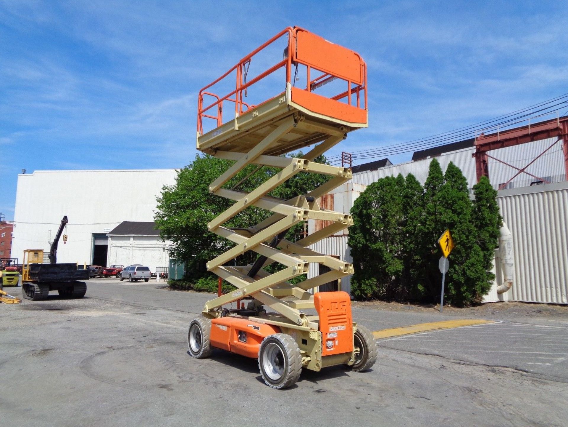 JLG 3369LE 33ft Electric Scissor Lift - Image 7 of 11