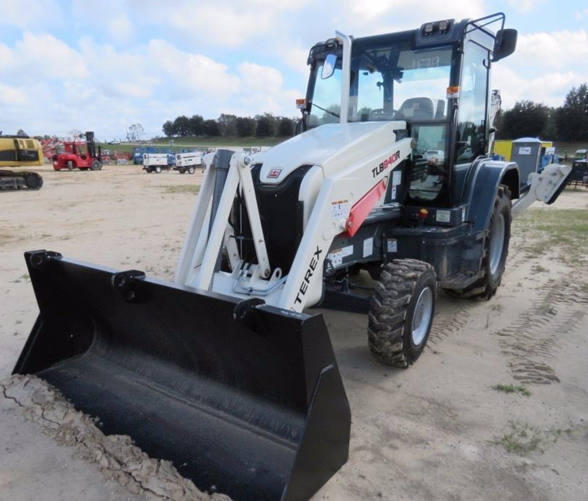 UNUSED NEW 2018 Terex 840R Backhoe - 4x4 - Image 14 of 20