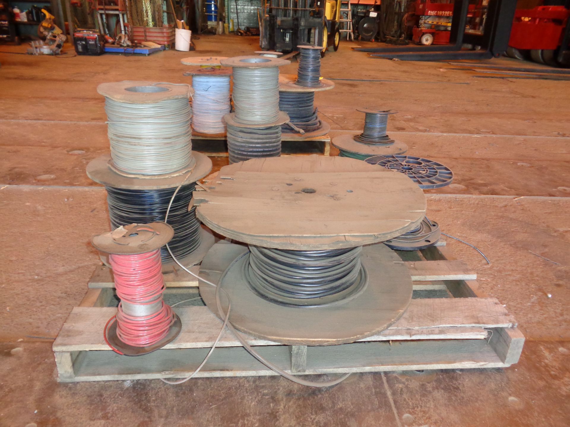 Lot of 22 Rolls of Copper Wire - 457 LBS - Image 4 of 5