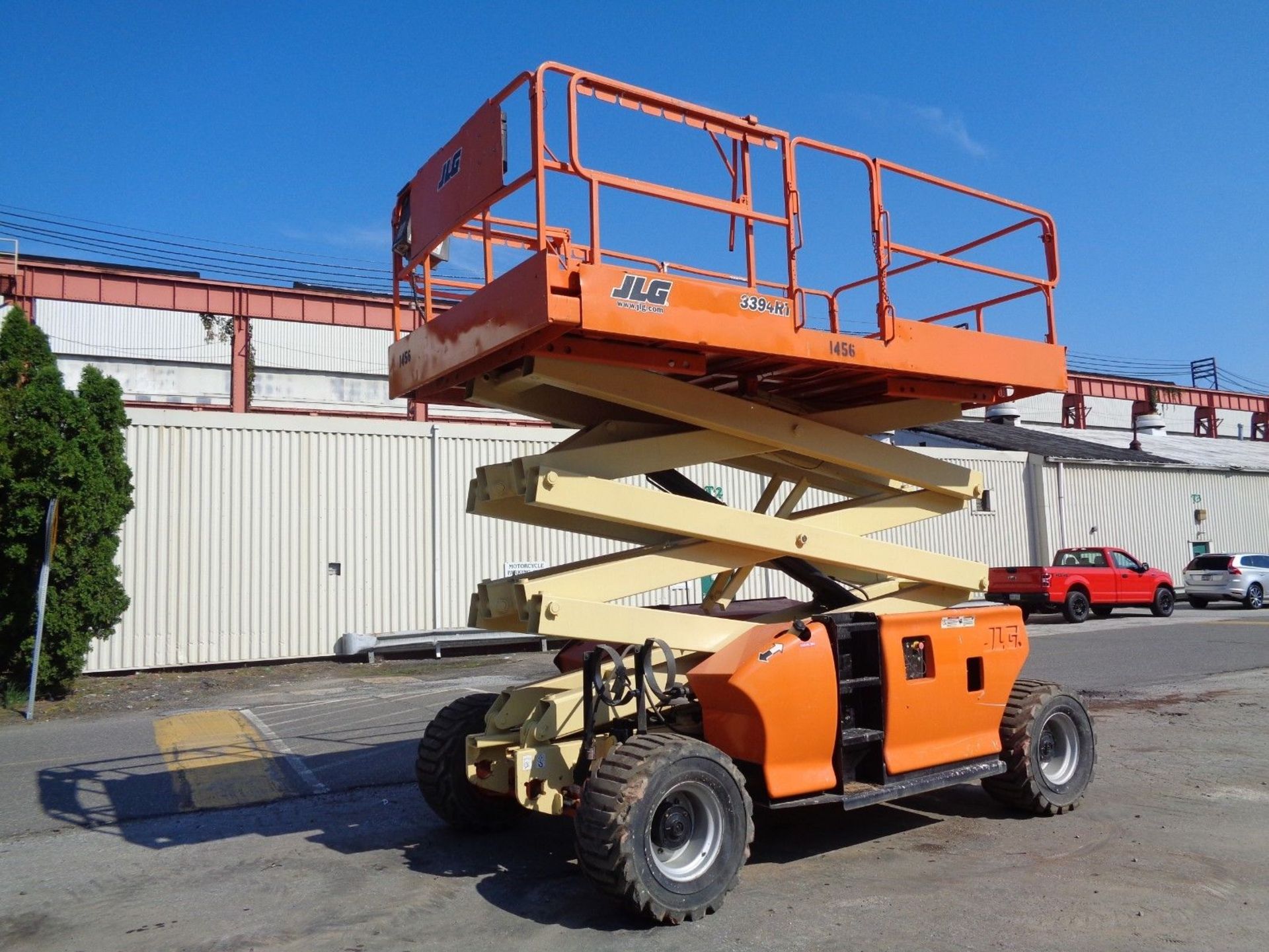 JLG 3394RT 33ft Rough Terrain Scissor Lift - Image 7 of 11