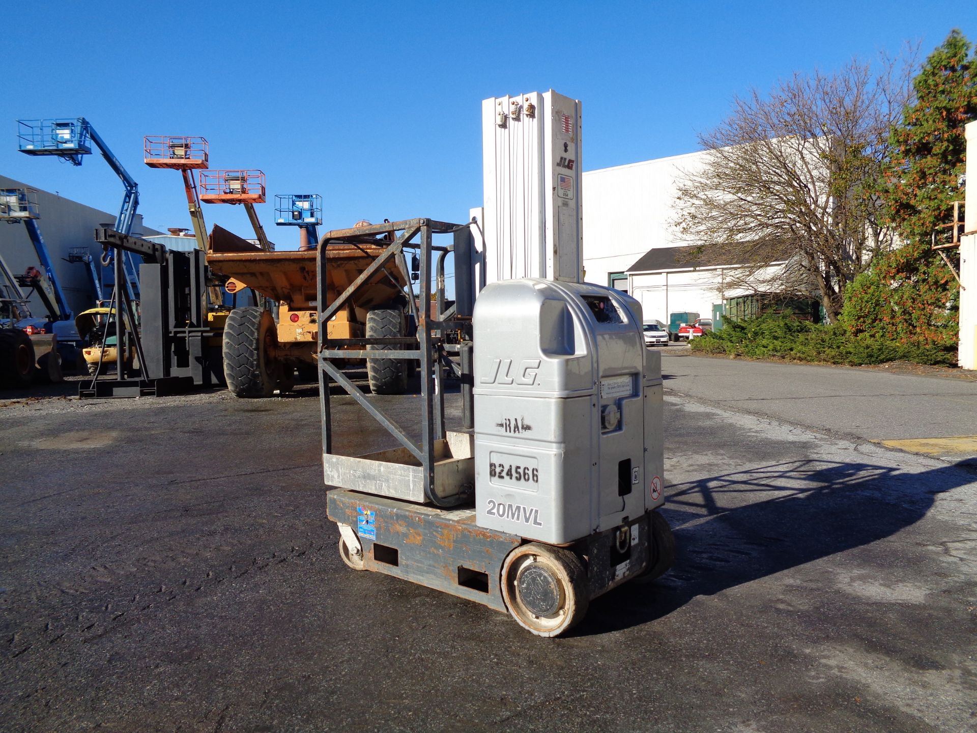 JLG 20MVL 20ft Personal Scissor Lift - Image 25 of 25