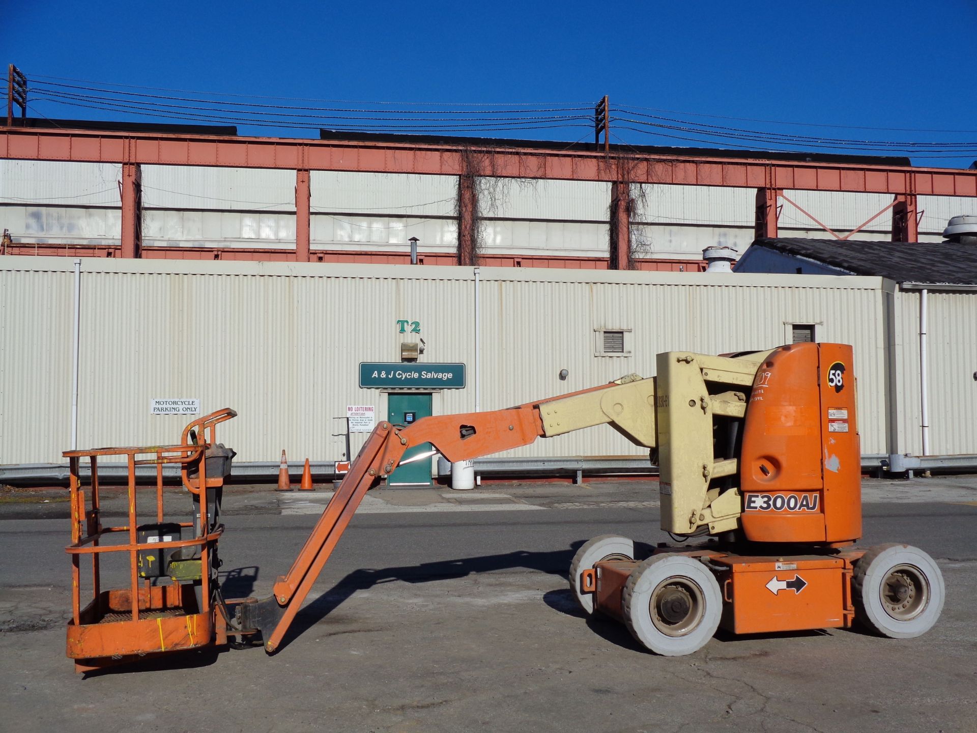 JLG E300AJ 30ft Electric Boom Lift - Image 11 of 23