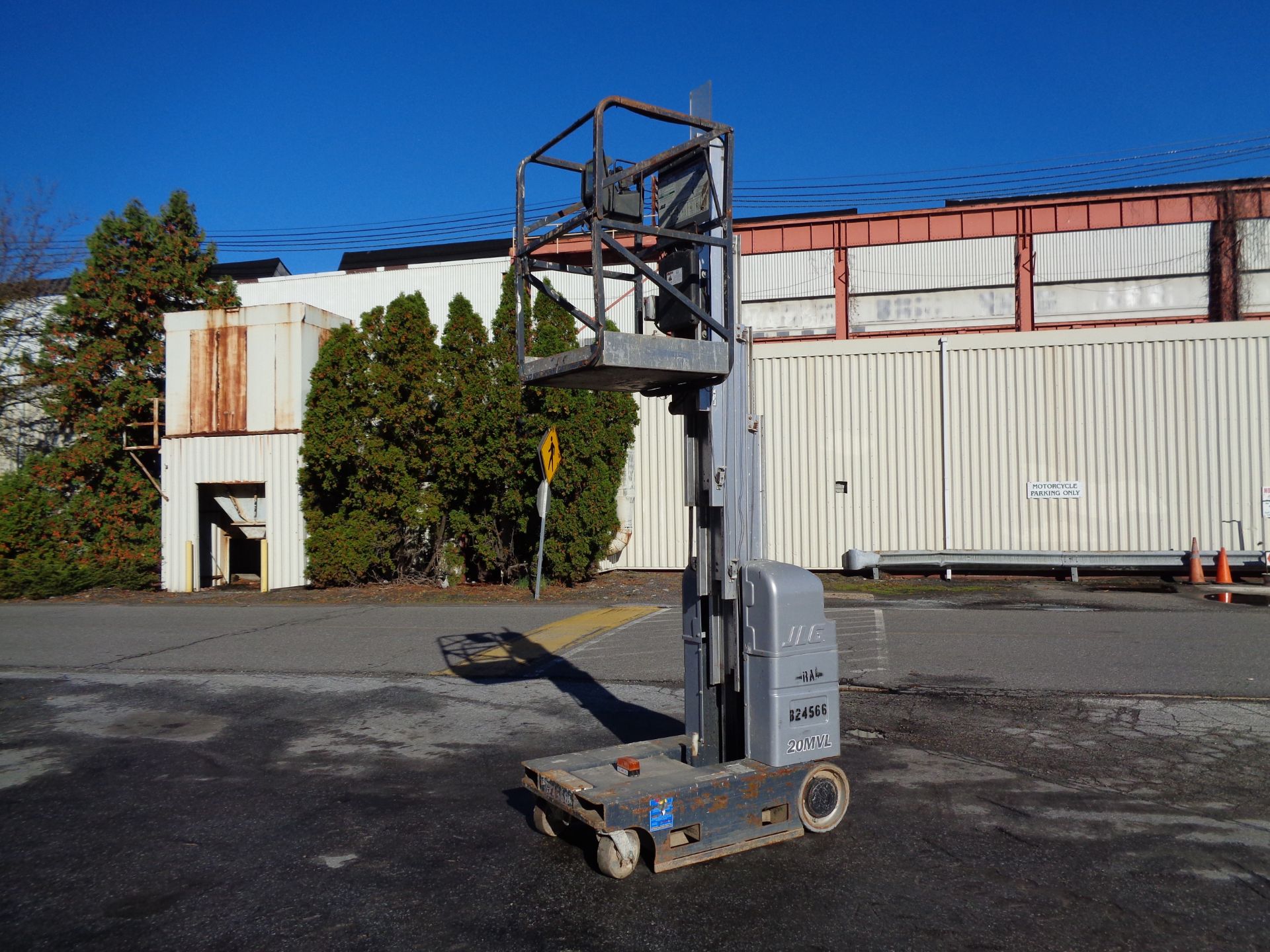 JLG 20MVL 20ft Personal Scissor Lift - Image 13 of 25