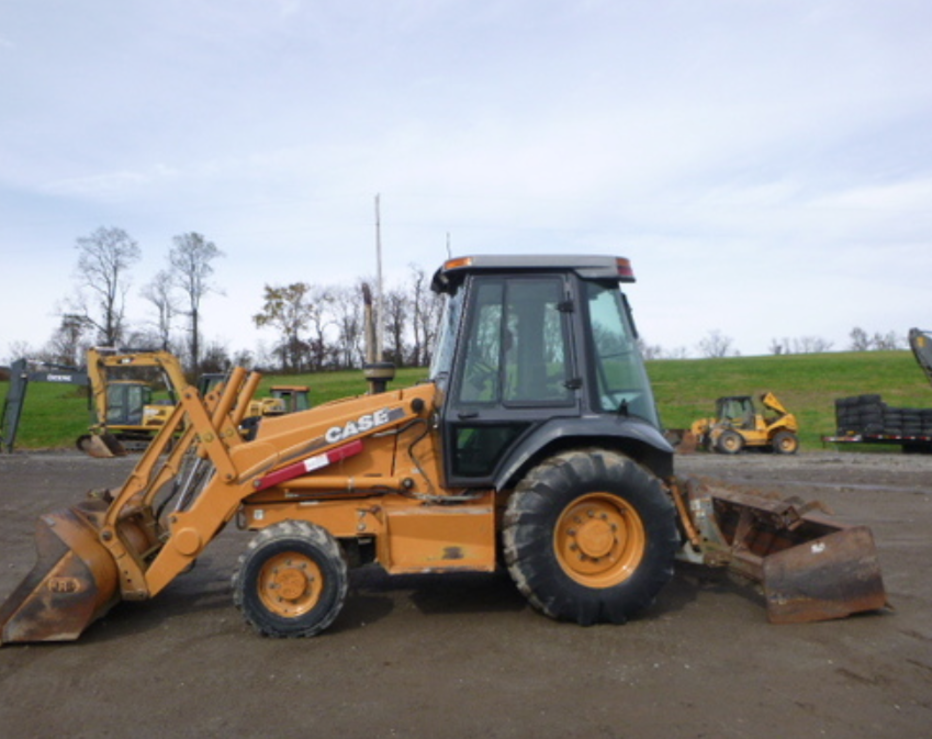 Case 570MXI Wheel Skip Loader