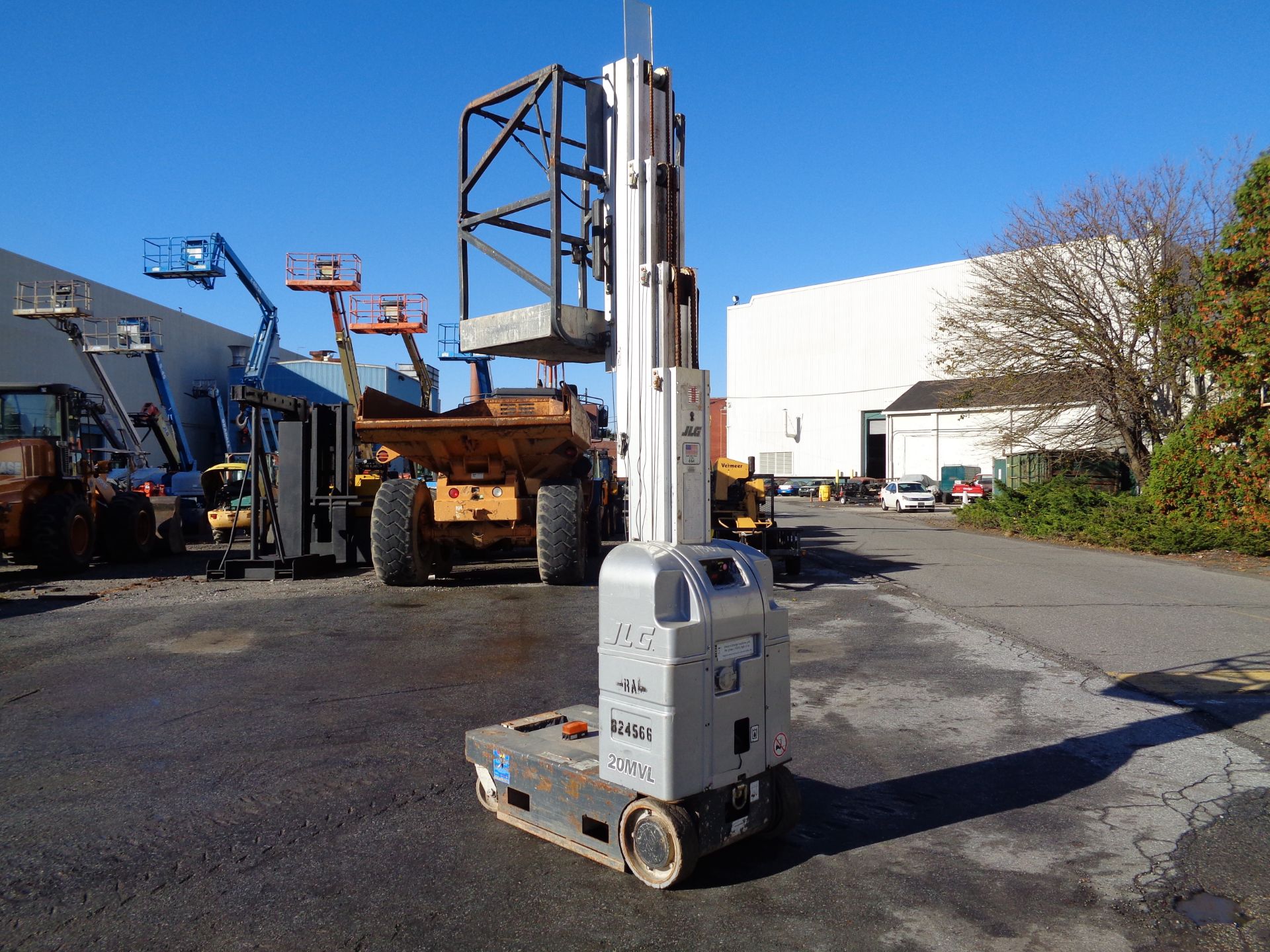 JLG 20MVL 20ft Personal Scissor Lift - Image 16 of 25