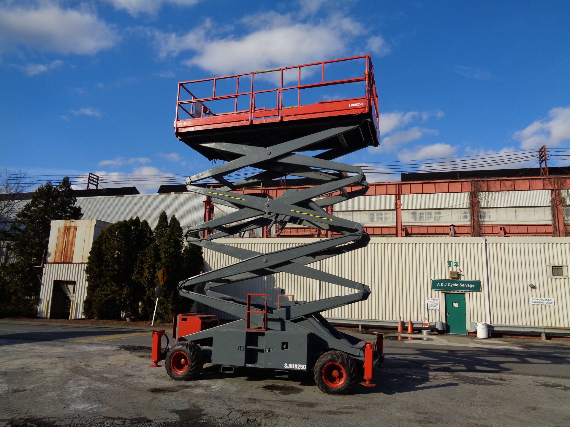 Skyjack SJ9250 50ft Rough Terrain 4x4 Scissor Lift - Image 8 of 19