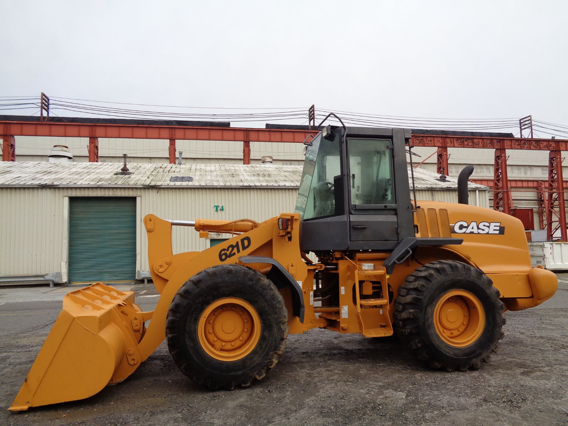 Case 621D Wheel Loader - Image 12 of 30