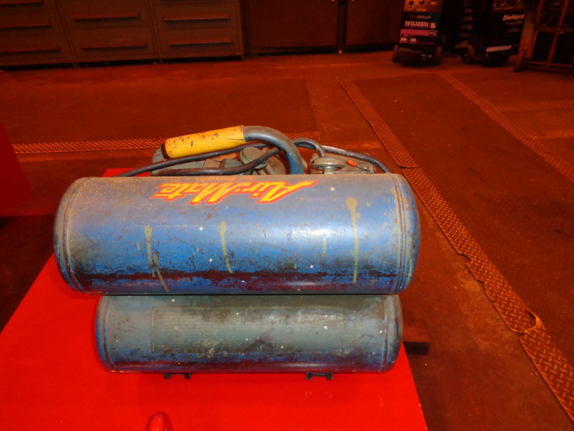 110 Volt Air Compressor - Image 4 of 5