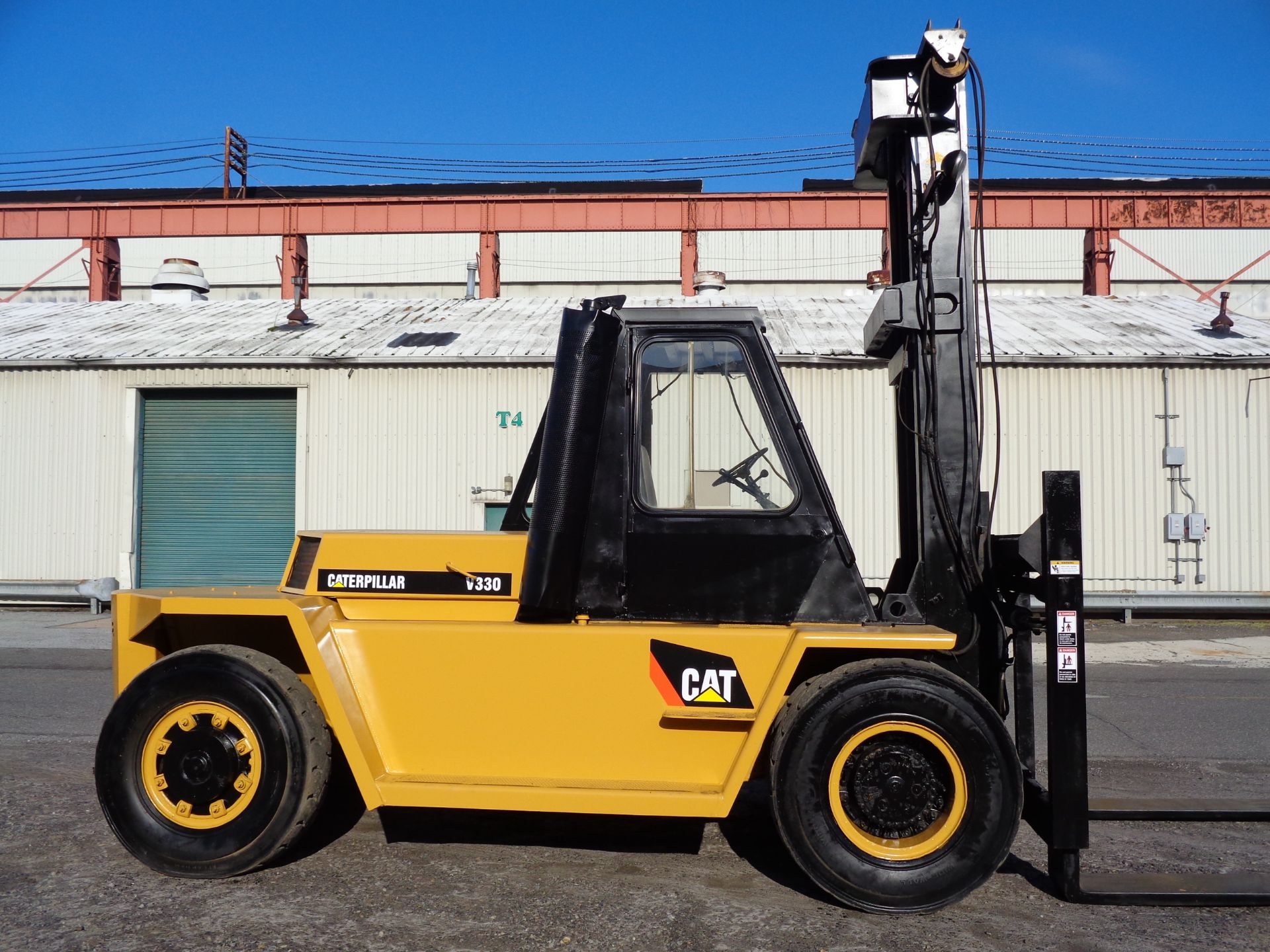 Caterpillar V330-B 33,000lbs Forklift - Image 15 of 21