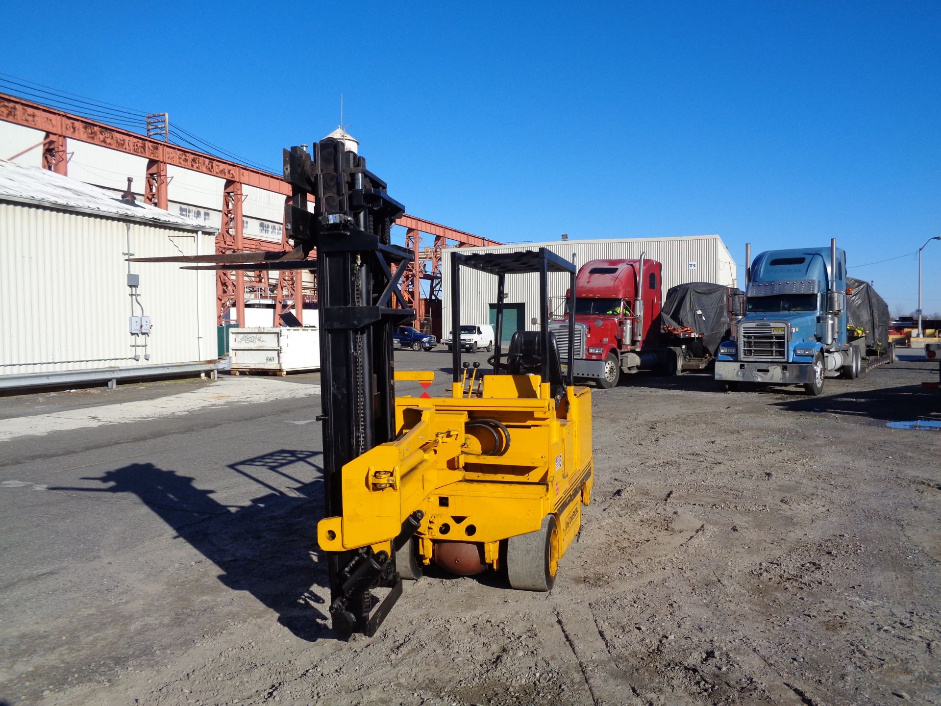 Drexel SL44/4 4,000LBS Swing Mast Forklift - Image 3 of 16