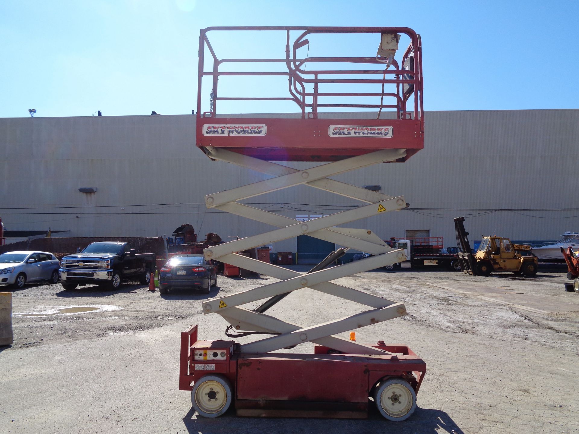 MEC 2633ES Scissor Lift 26 ft Height