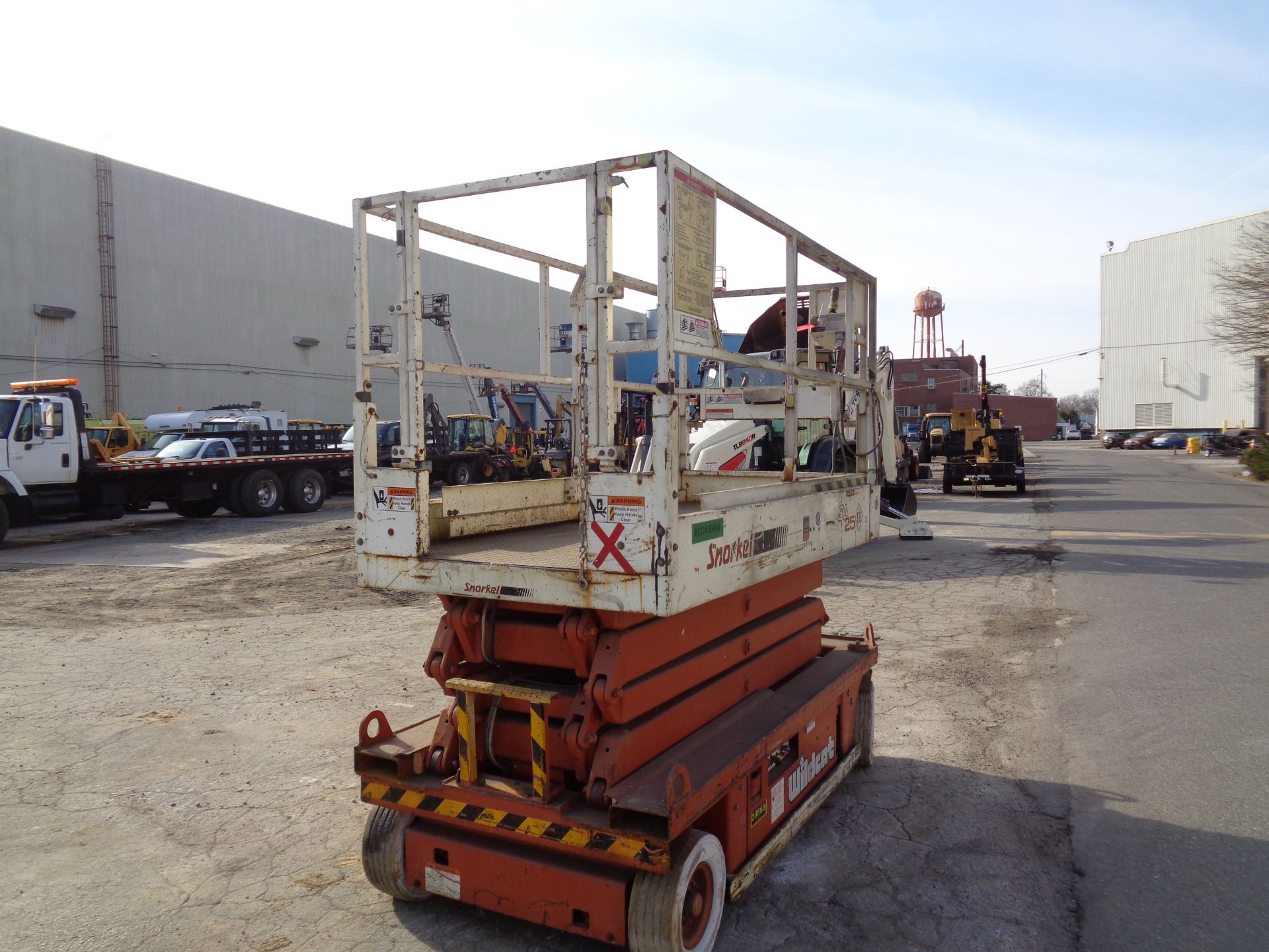 Snorkel SL25 25ft Scissor Lift (93) - Image 4 of 7