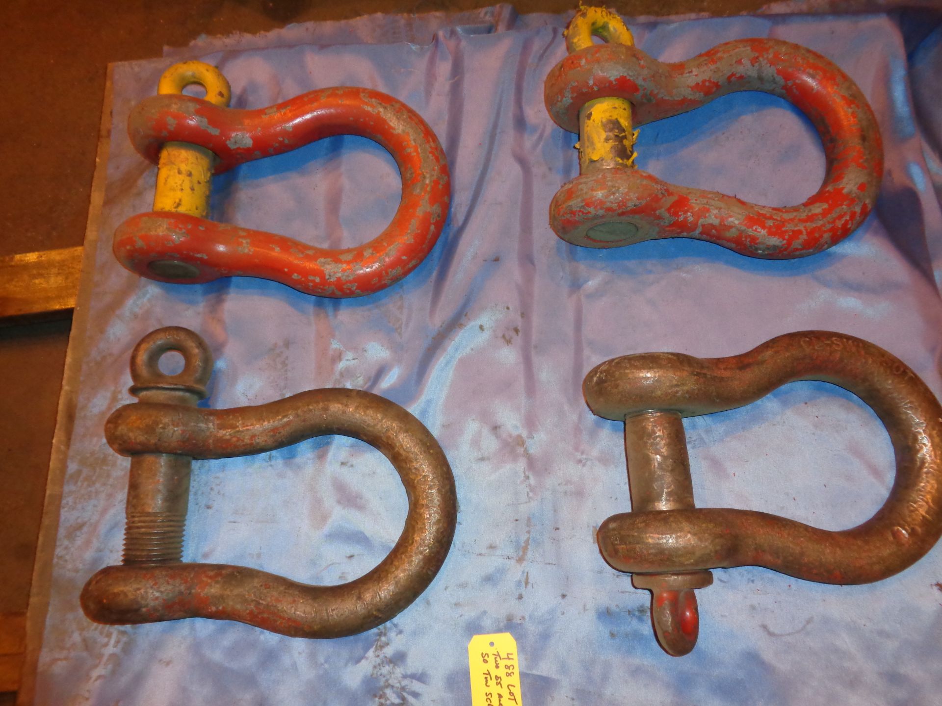 Lot of Shackles 55 and 50 Ton (488)