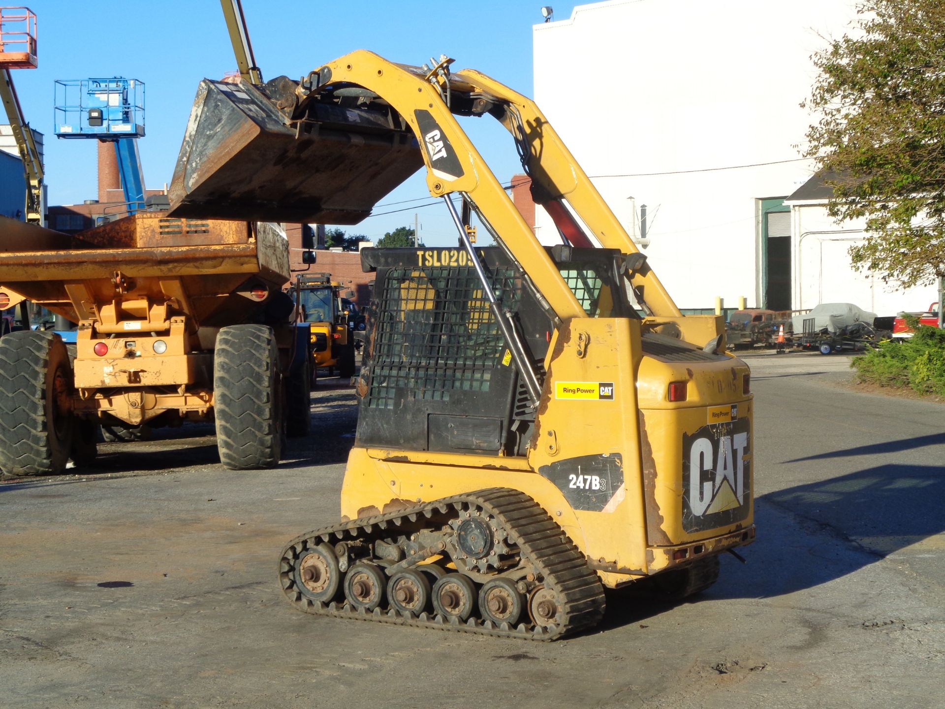 2014 Caterpillar 247B3 Skid Steer - Image 3 of 20