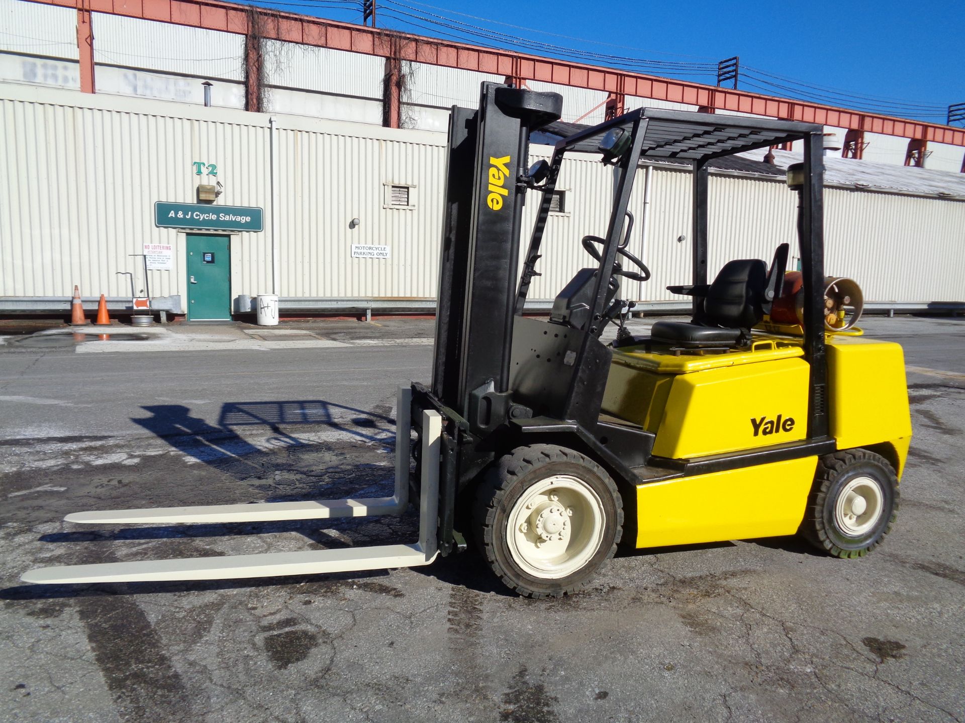 Yale GLP060FNAU087 6,000lbs Forklift (59) - Image 13 of 14