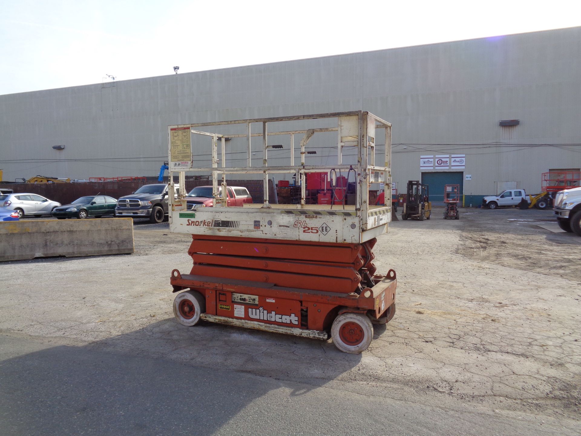 Snorkel SL25 25ft Scissor Lift (93) - Image 3 of 7