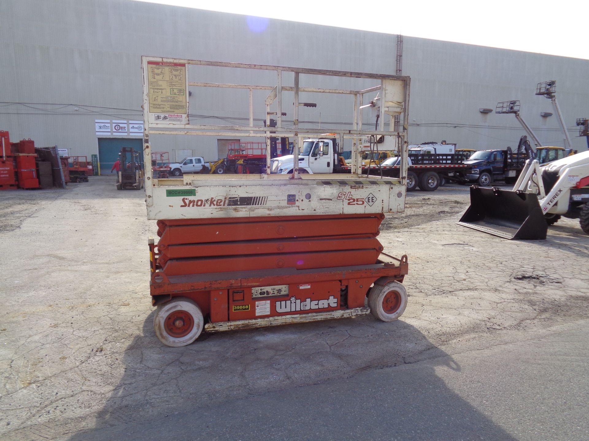 Snorkel SL25 25ft Scissor Lift (93) - Image 2 of 7