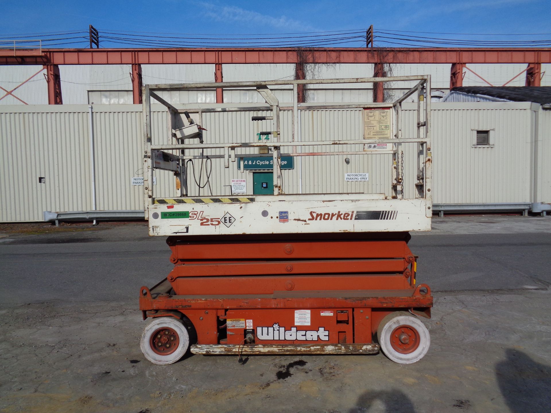 Snorkel SL25 25ft Scissor Lift (93)