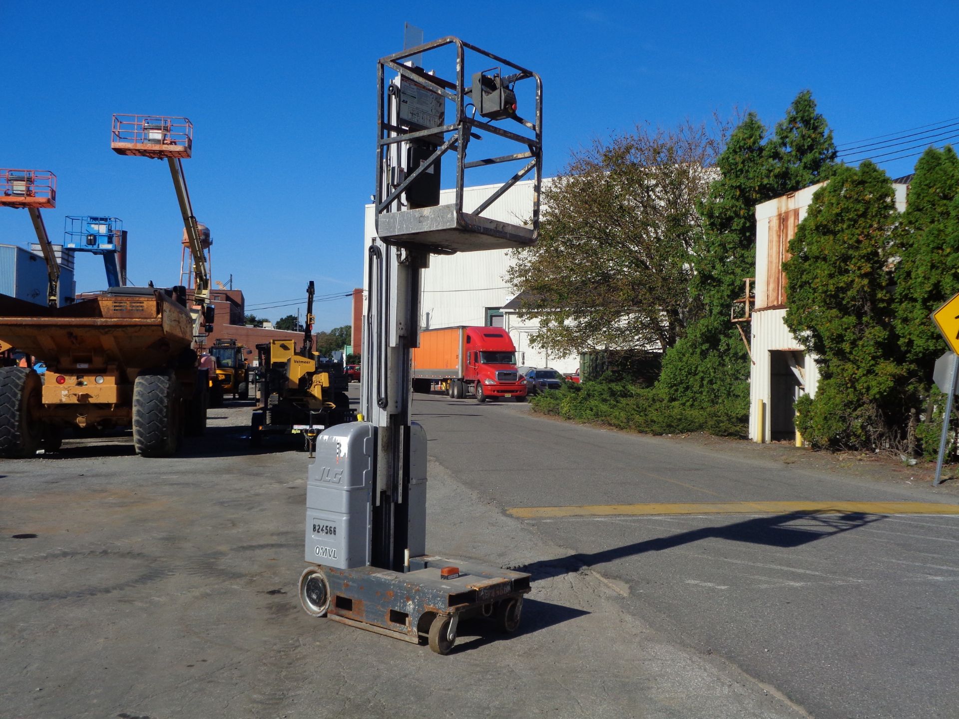 JLG 20MVL 20ft Personal Lift - Image 21 of 21