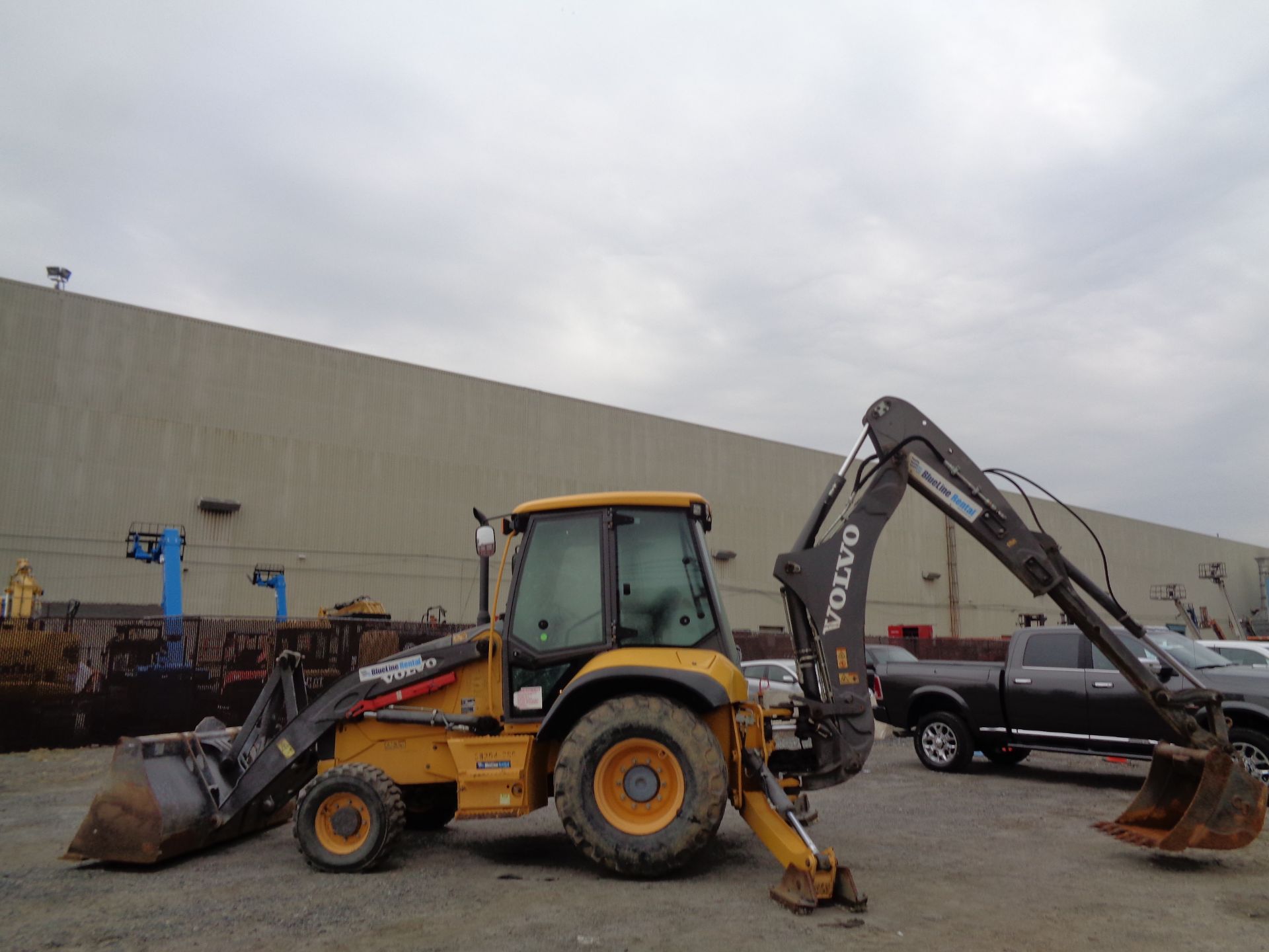 2013 Volvo BL60B Backhoe - Image 14 of 23